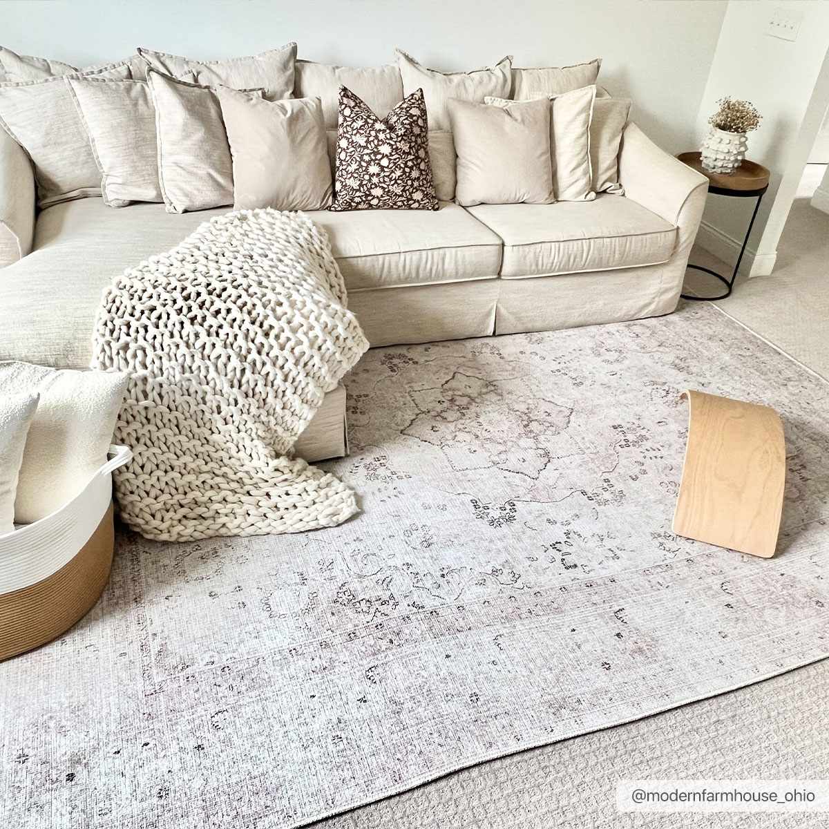 Bela Vintage Rug Machine Woven Chenille-Polyester, Washable