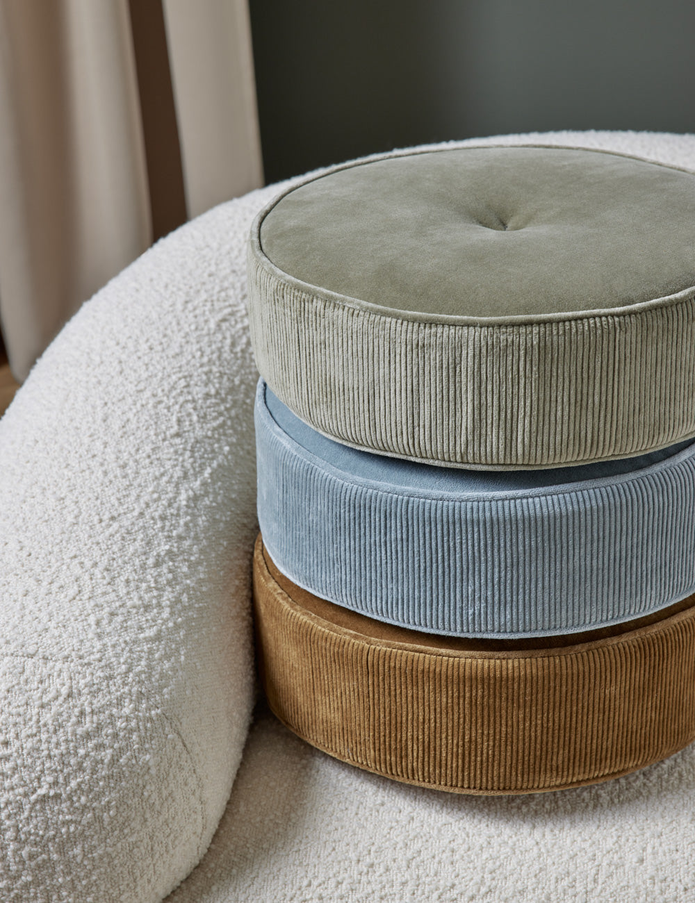 Bela Velvet Disc Pillow | Piped Edges, Ribbed Siding