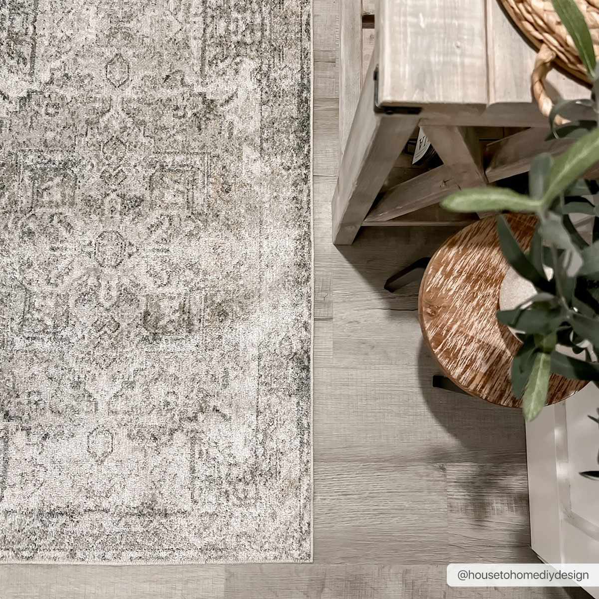 Hera Washable Rug  Traditional Machine Woven Polyester