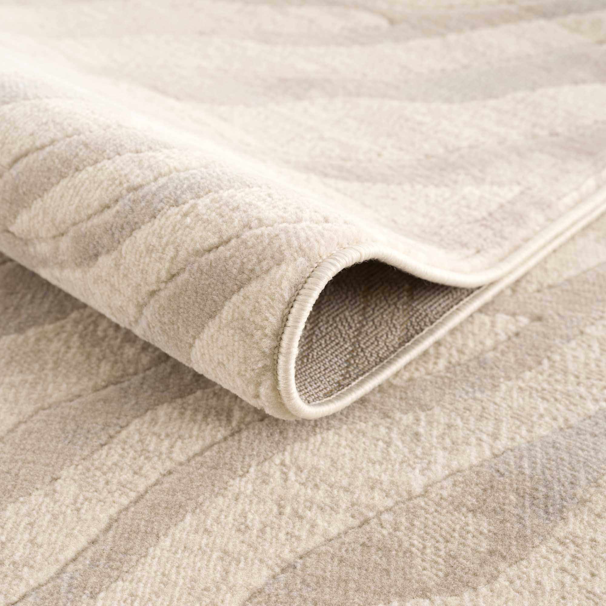 Bela Zebra Print Area Rug  Machine Woven  100% Polypropylene