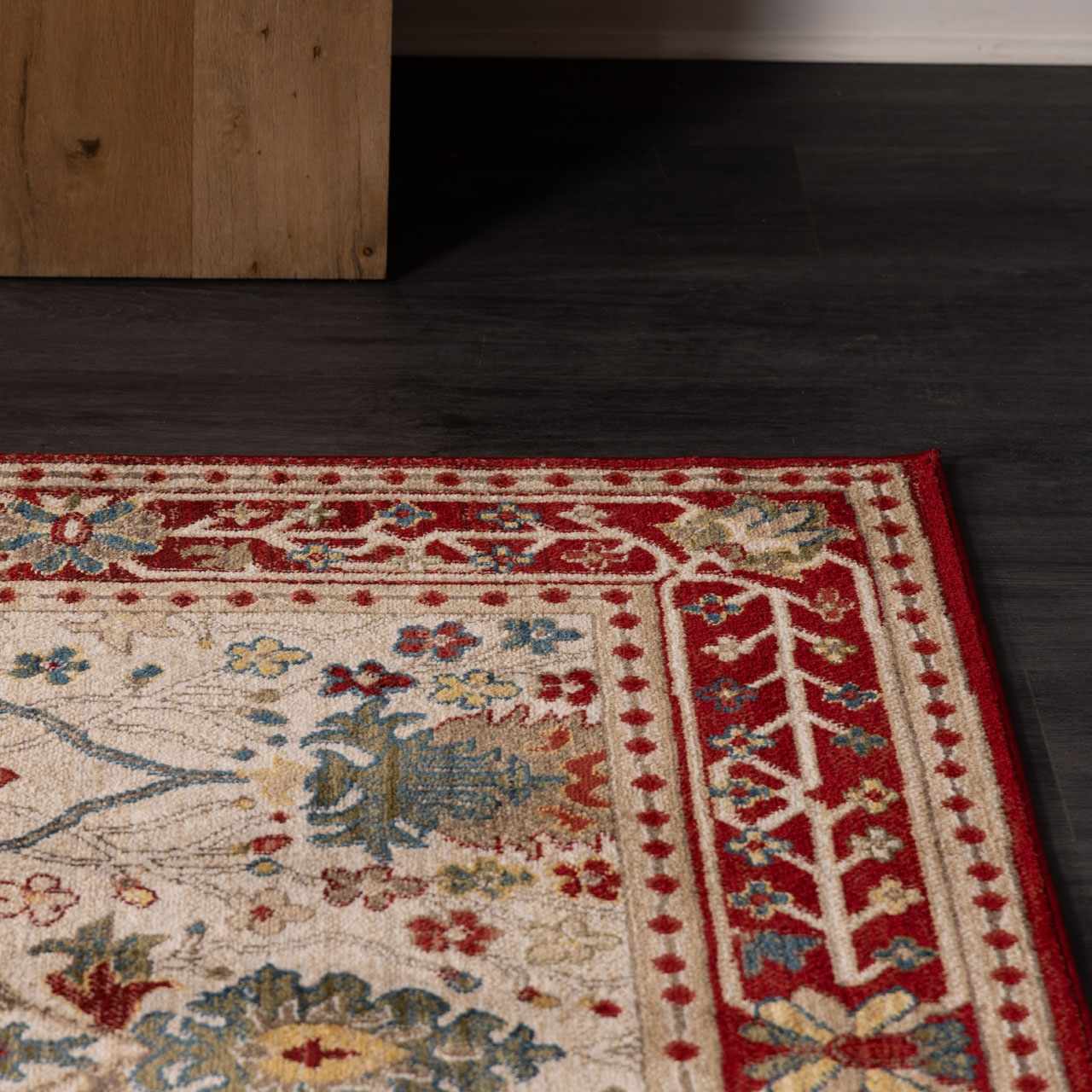 Nox White/Red Damask Area Rug  Machine Woven, Medium Pile