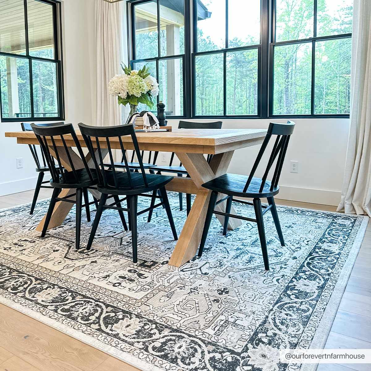 Cavara Area Rug  Washable  Traditional Style, Low Pile