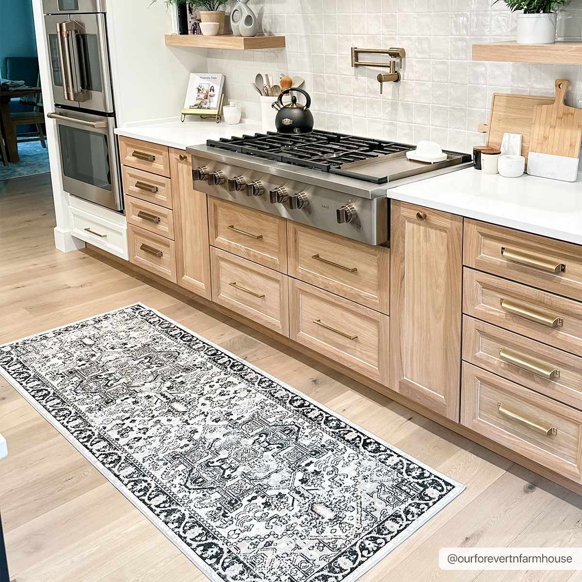 Cavara Area Rug  Washable  Traditional Style, Low Pile