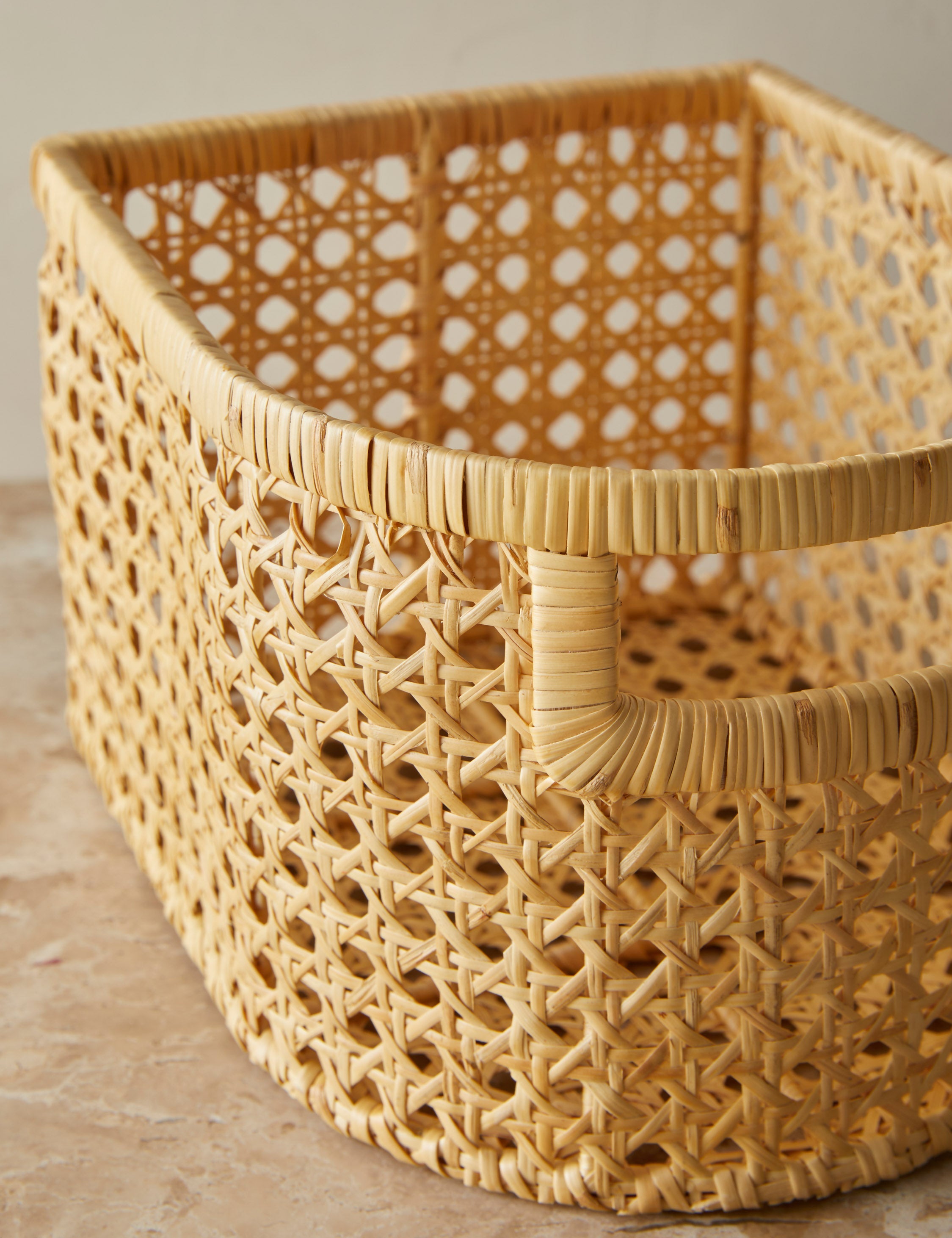 Bela Cane Basket | Flat-Back Design, Front-Facing Handle