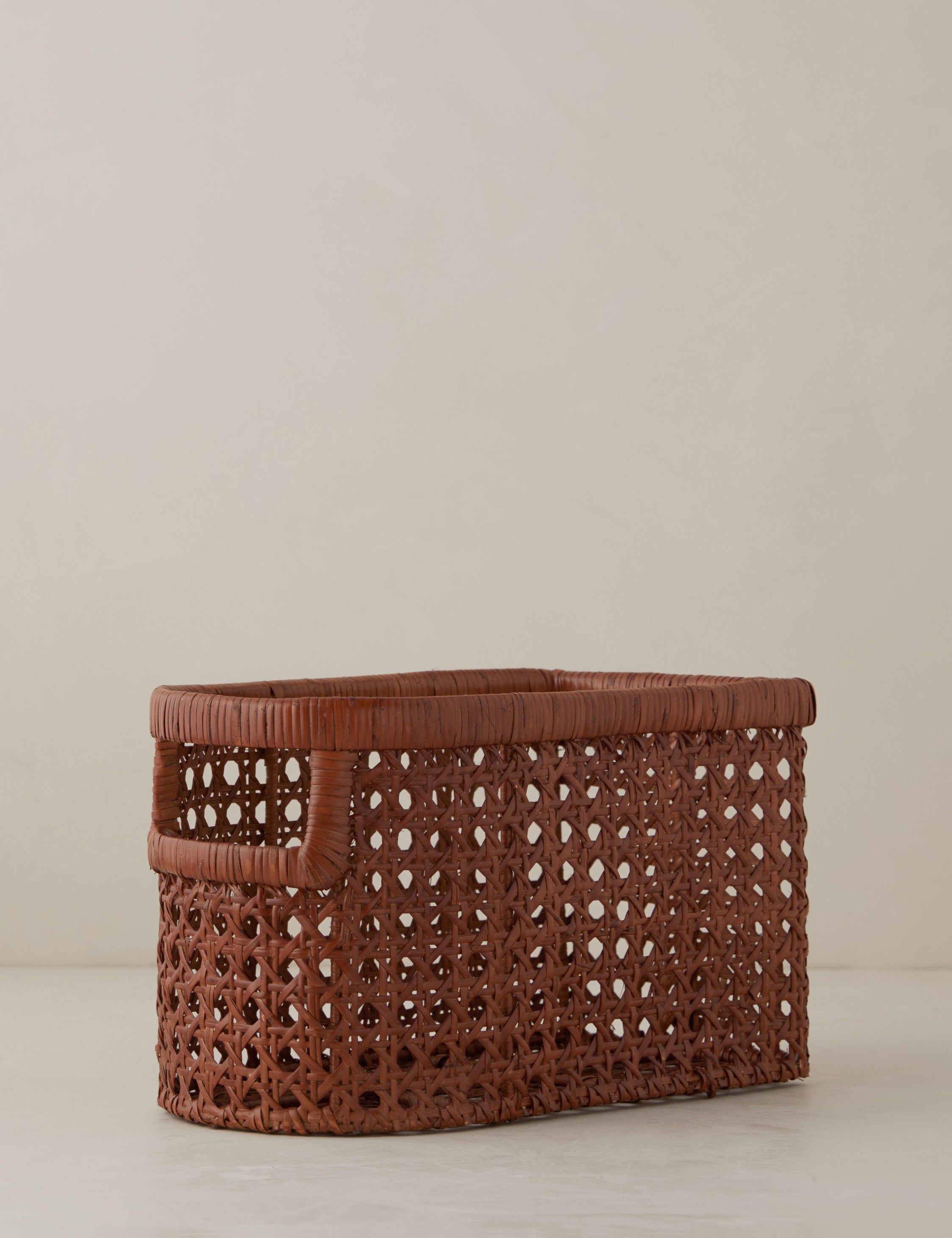 Bela Cane Basket | Flat-Back Design, Front-Facing Handle