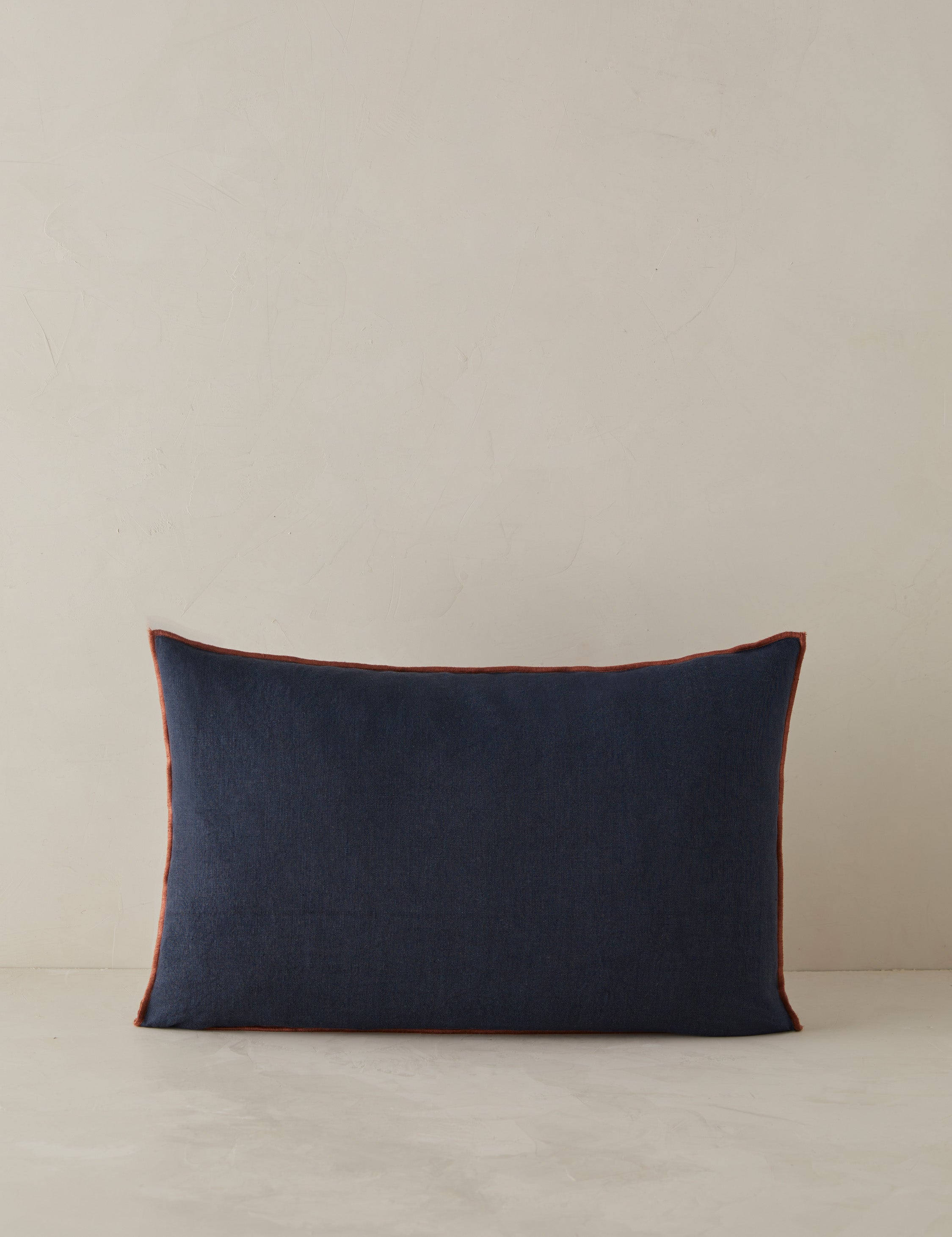 Cleo Linen Pillow | Contrast Piping, Two-Tone Design