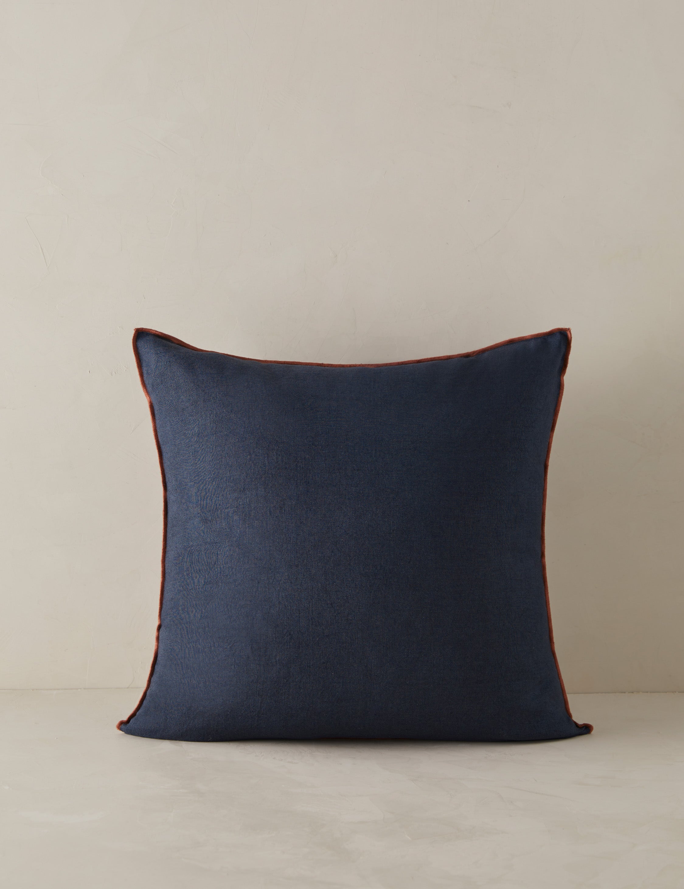 Carys Linen Pillow | Contrast Piping, Two-Tone Design
