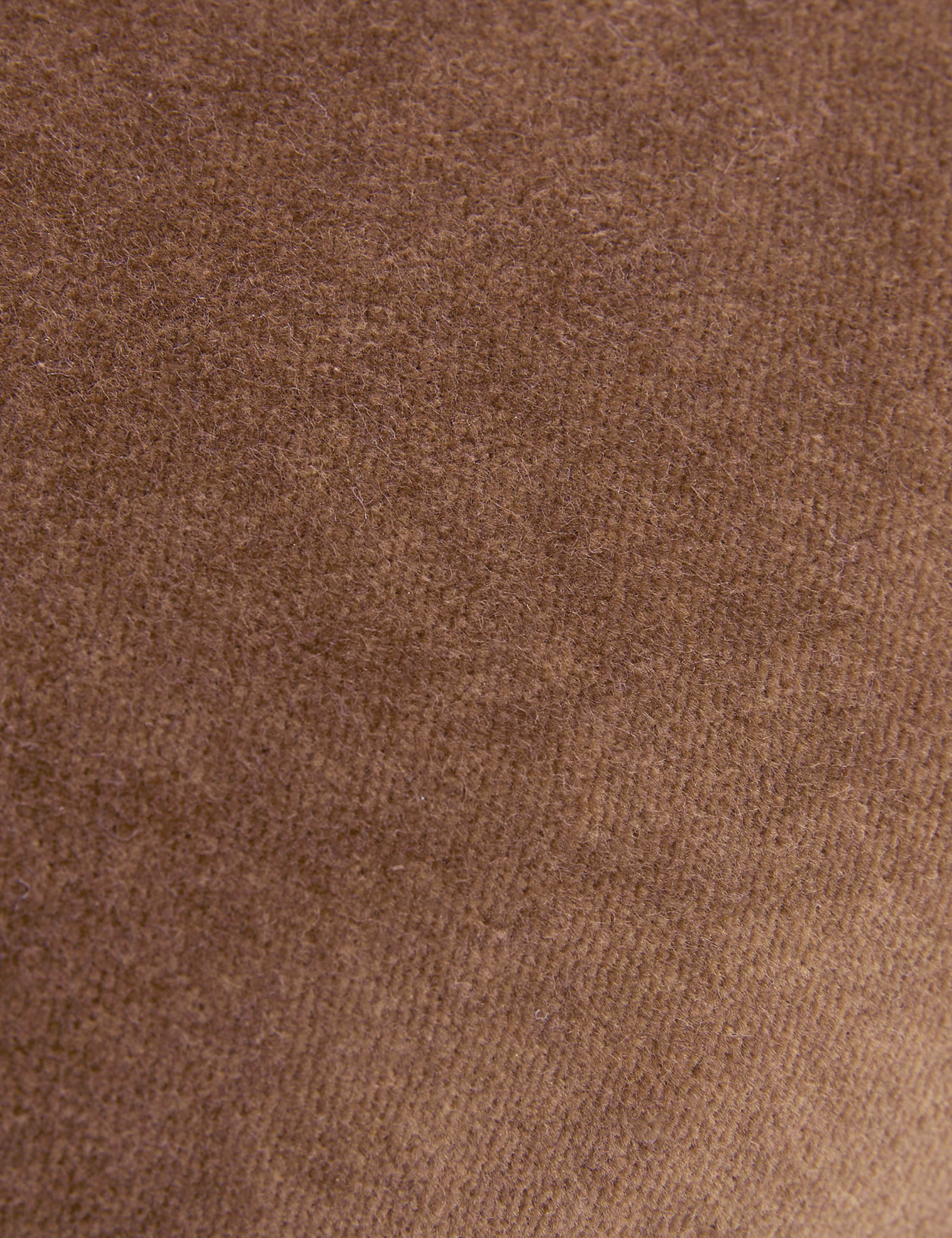 Bela Velvet Pillow | Luxurious Texture, Elegant Finish