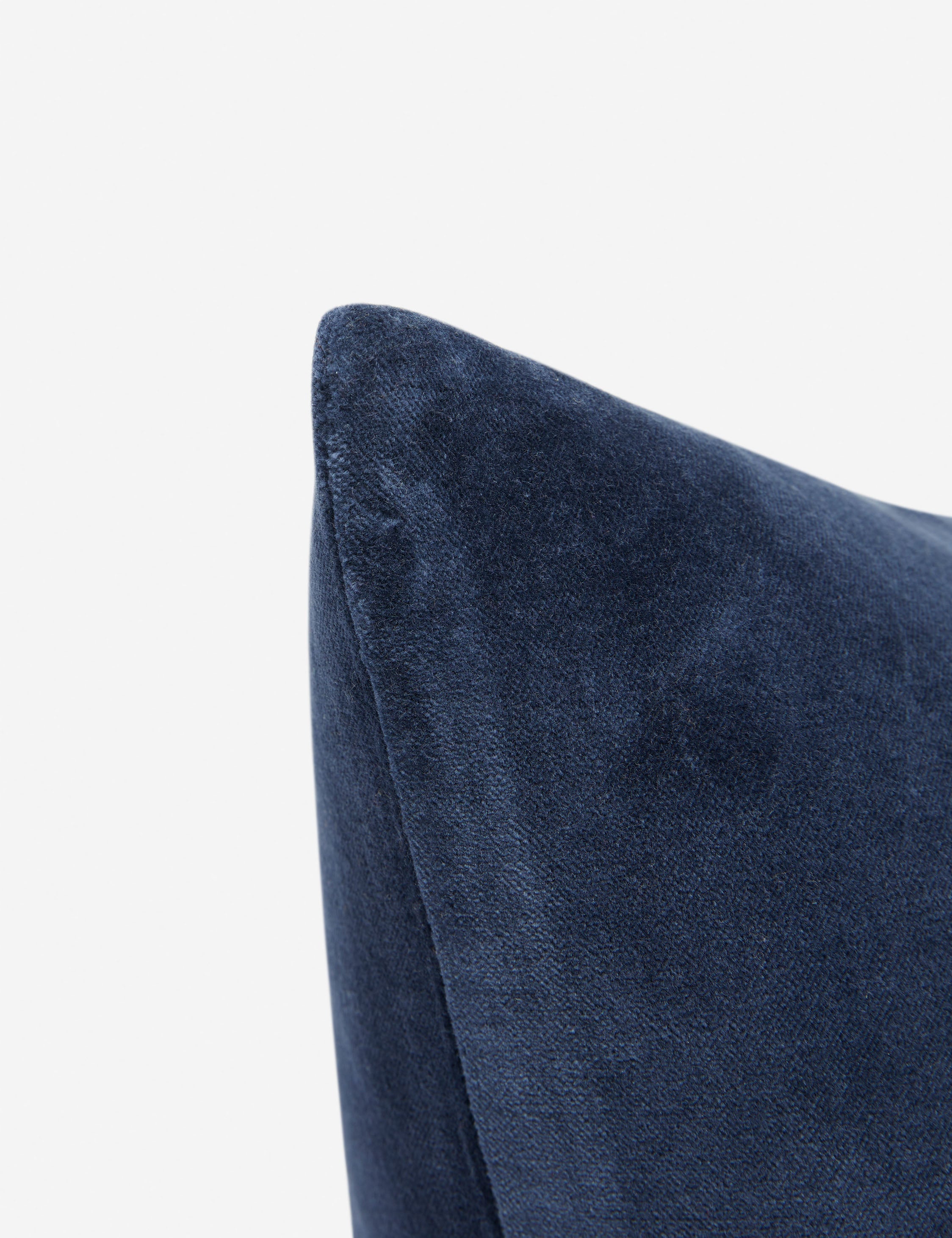 Bela Velvet Pillow | Luxurious Texture, Elegant Finish