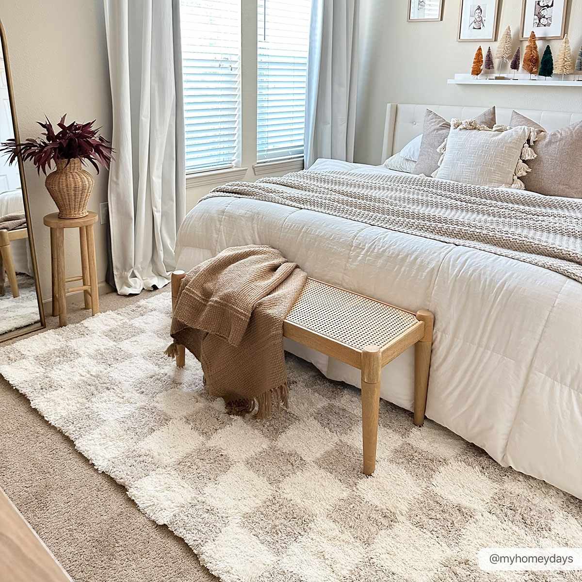 Atira Checkered Area Rug  Plush Polypropylene, Contemporary Design