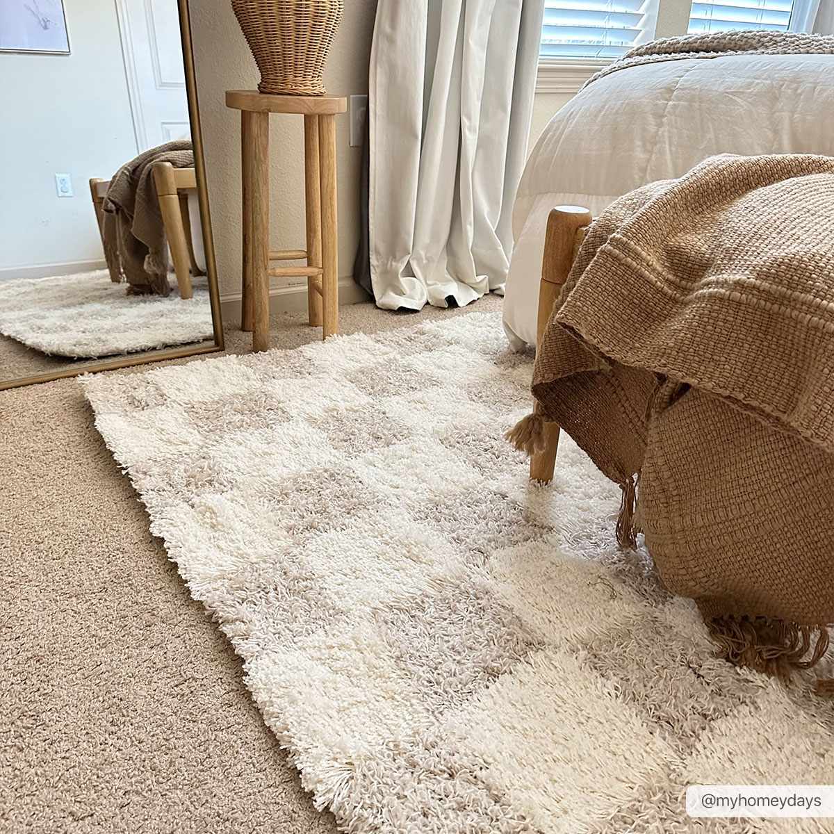 Atira Checkered Area Rug  Plush Polypropylene, Contemporary Design