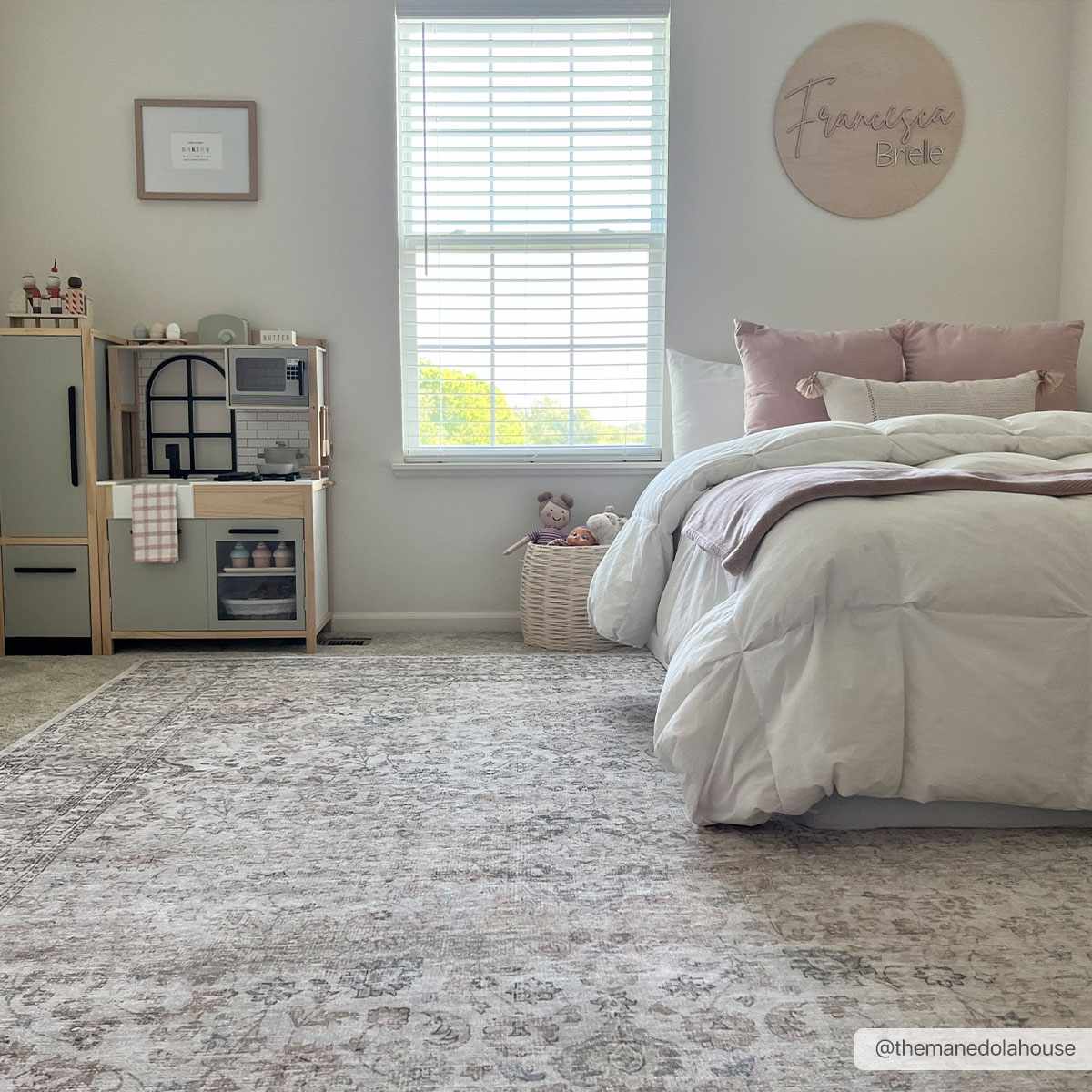 Bela Washable Area Rug  Durable Polyester, Stain-Resistant