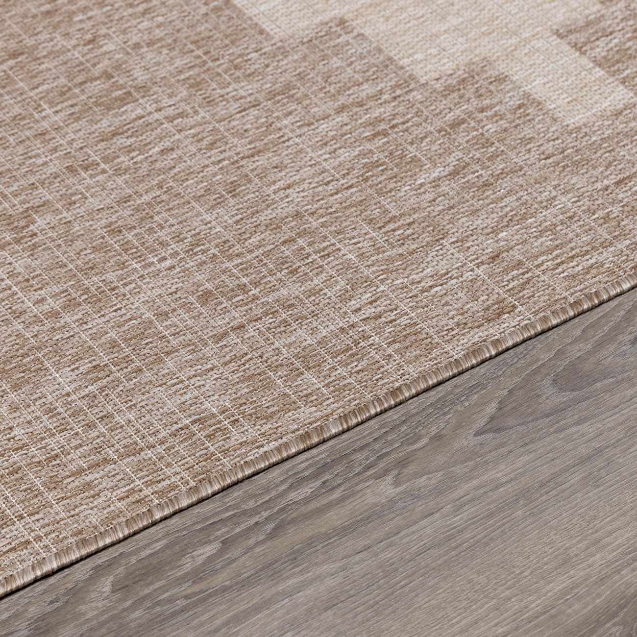 Bela Outdoor Rug  Aztec Geometric Pattern, 100% Polypropylene