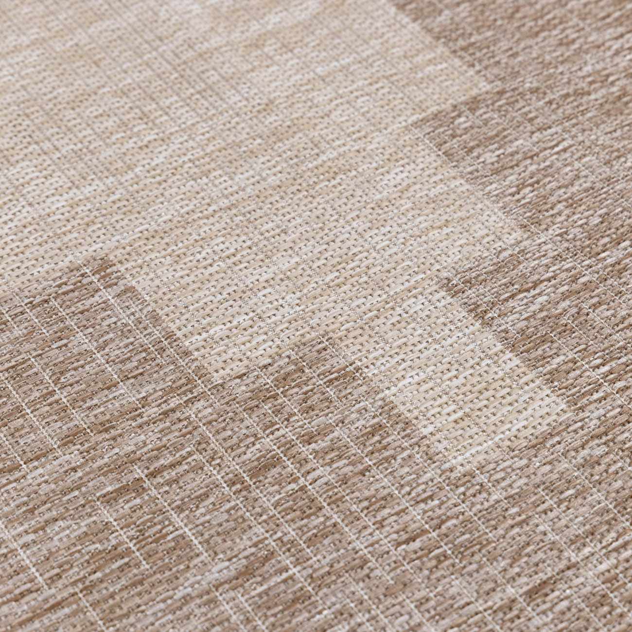 Bela Outdoor Rug  Aztec Geometric Pattern, 100% Polypropylene