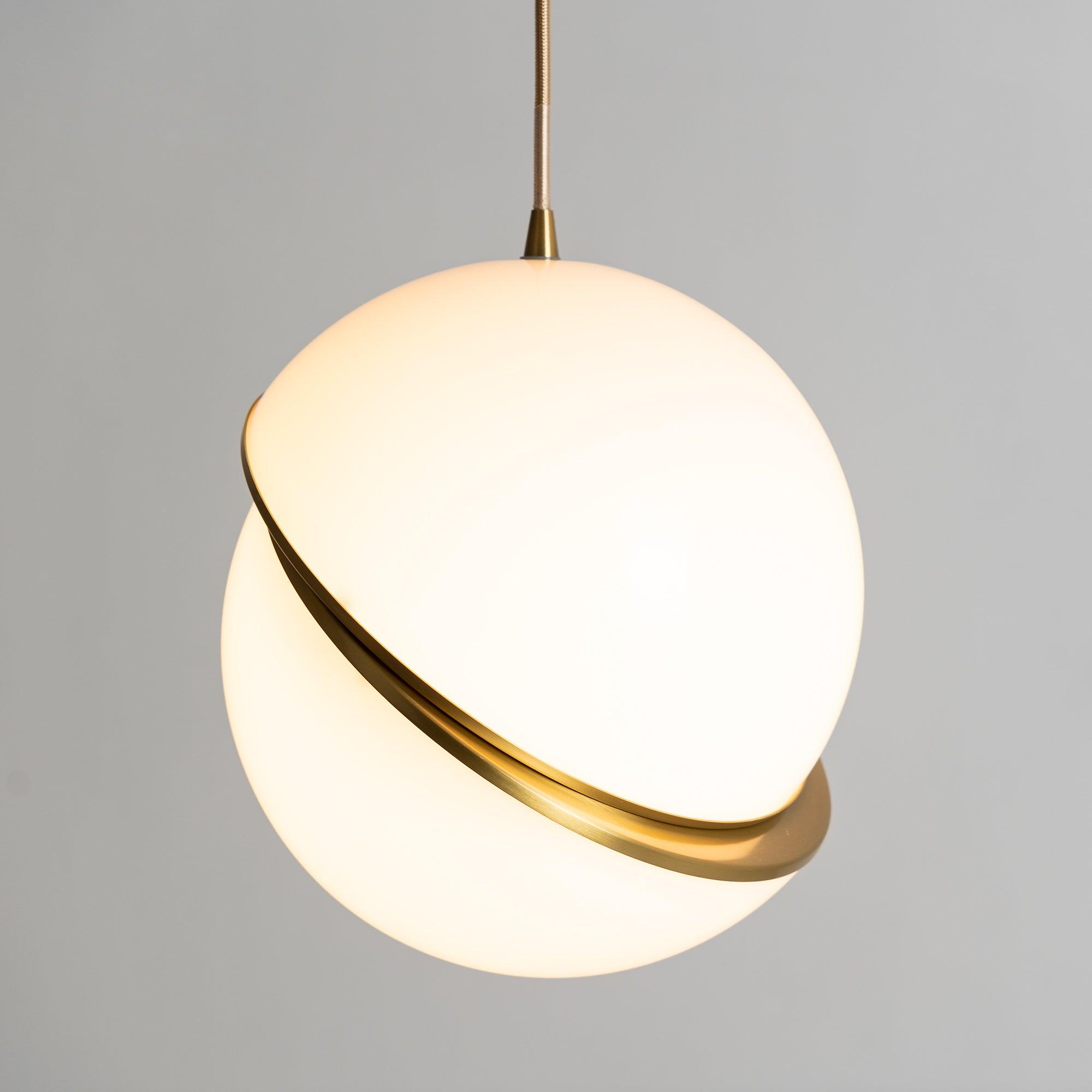 Lira Hanglamp | Acryl met Messing Accenten, Verstelbare Kabel