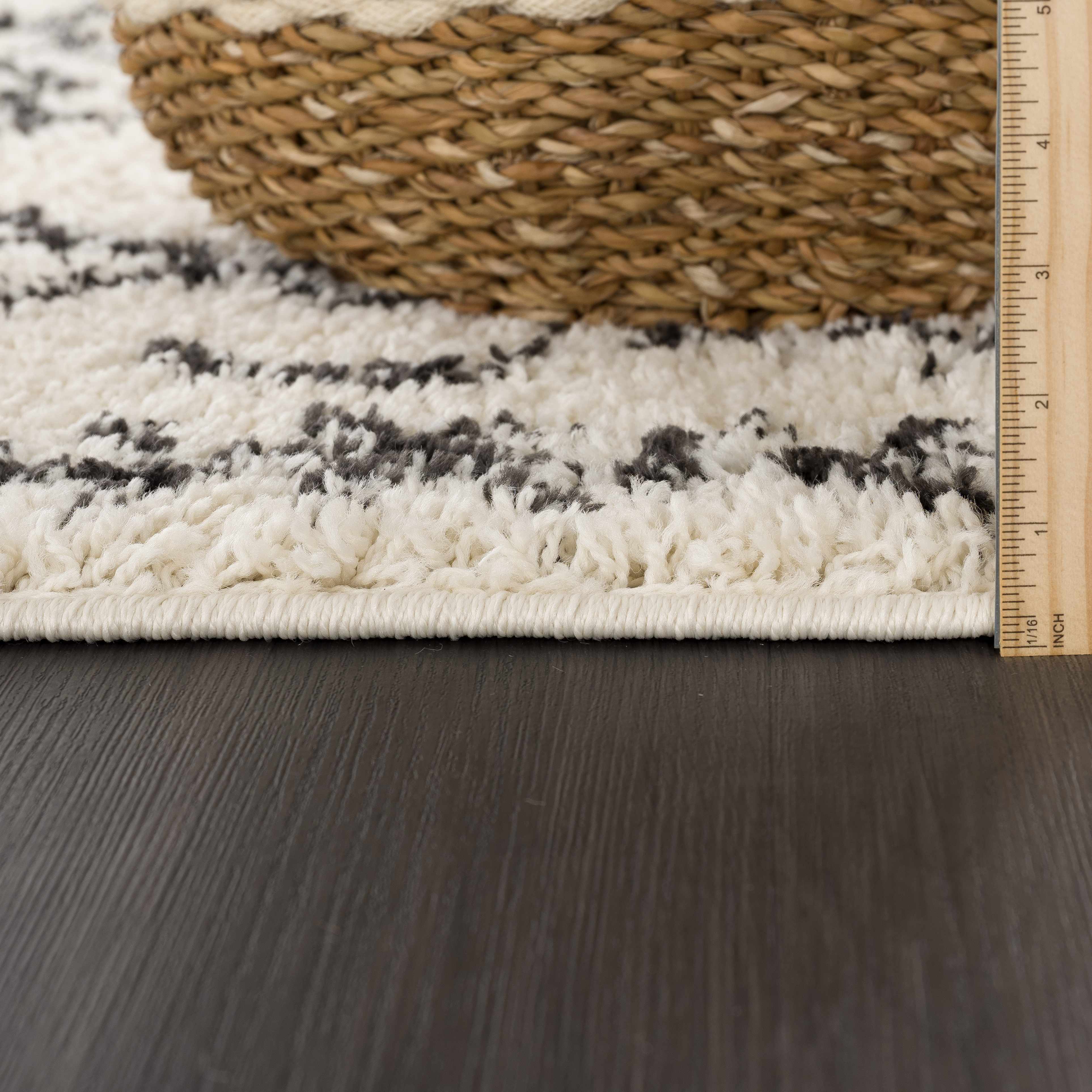 Bello Plush Area Rug  Machine Woven  Charcoal/Beige