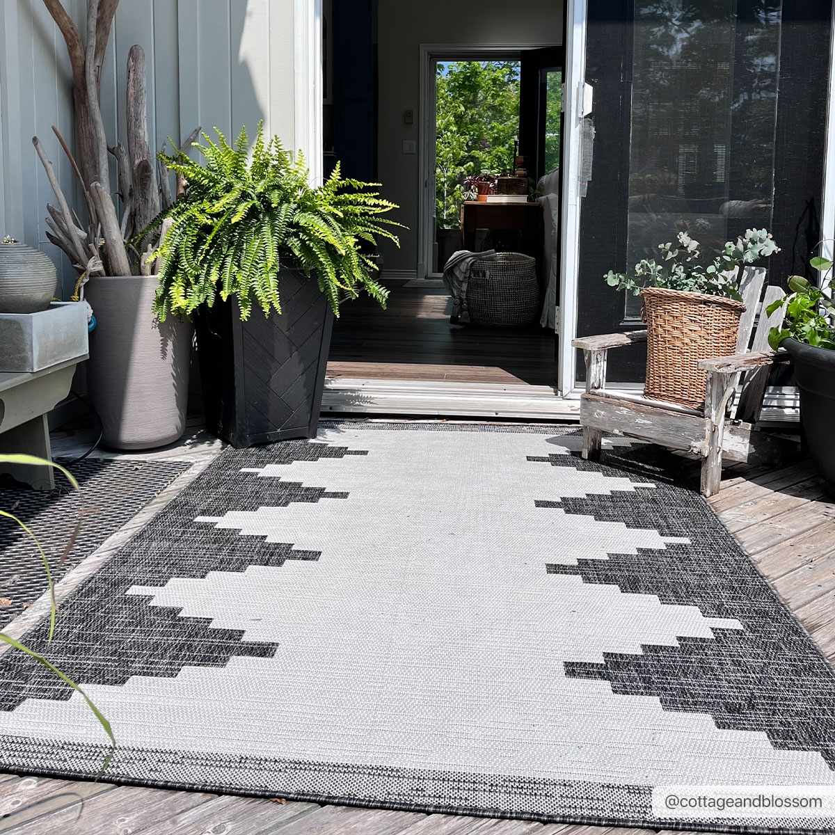 Bello Outdoor Rug  Aztec Design, 100% Polypropylene
