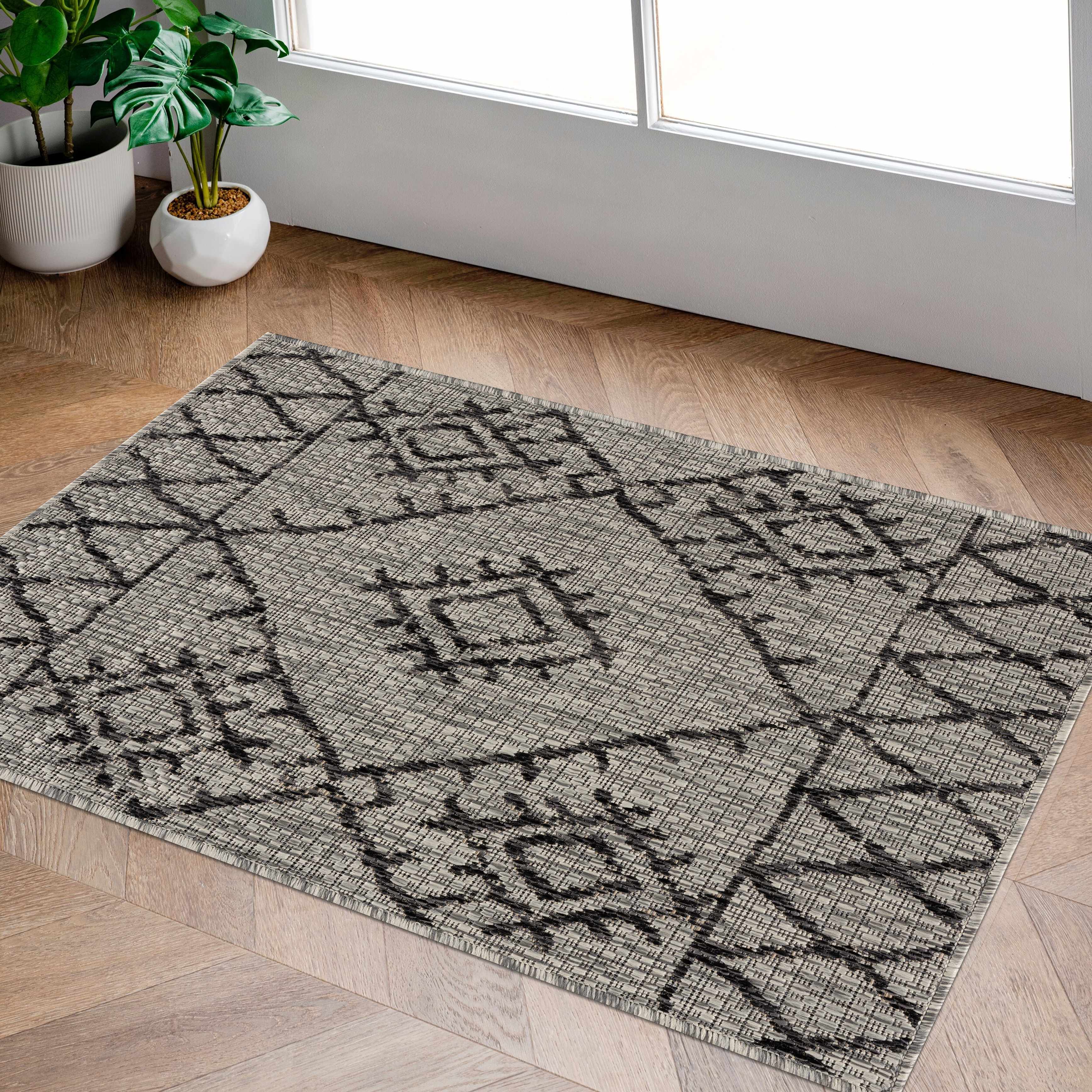 Bristol Outdoor Rug  Machine Woven  100% Polypropylene