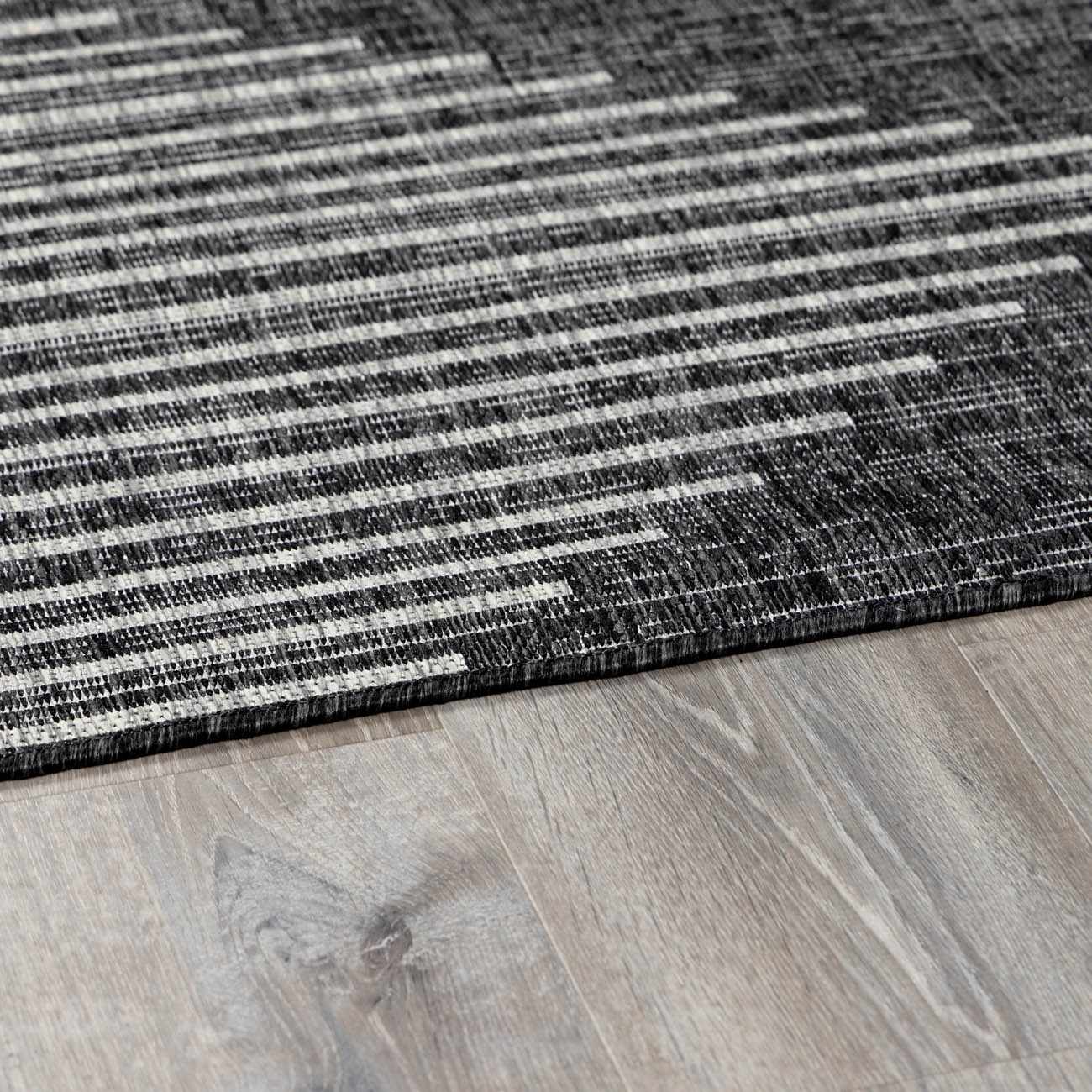 Sierra Outdoor Area Rug  Machine Woven, Easy to Clean