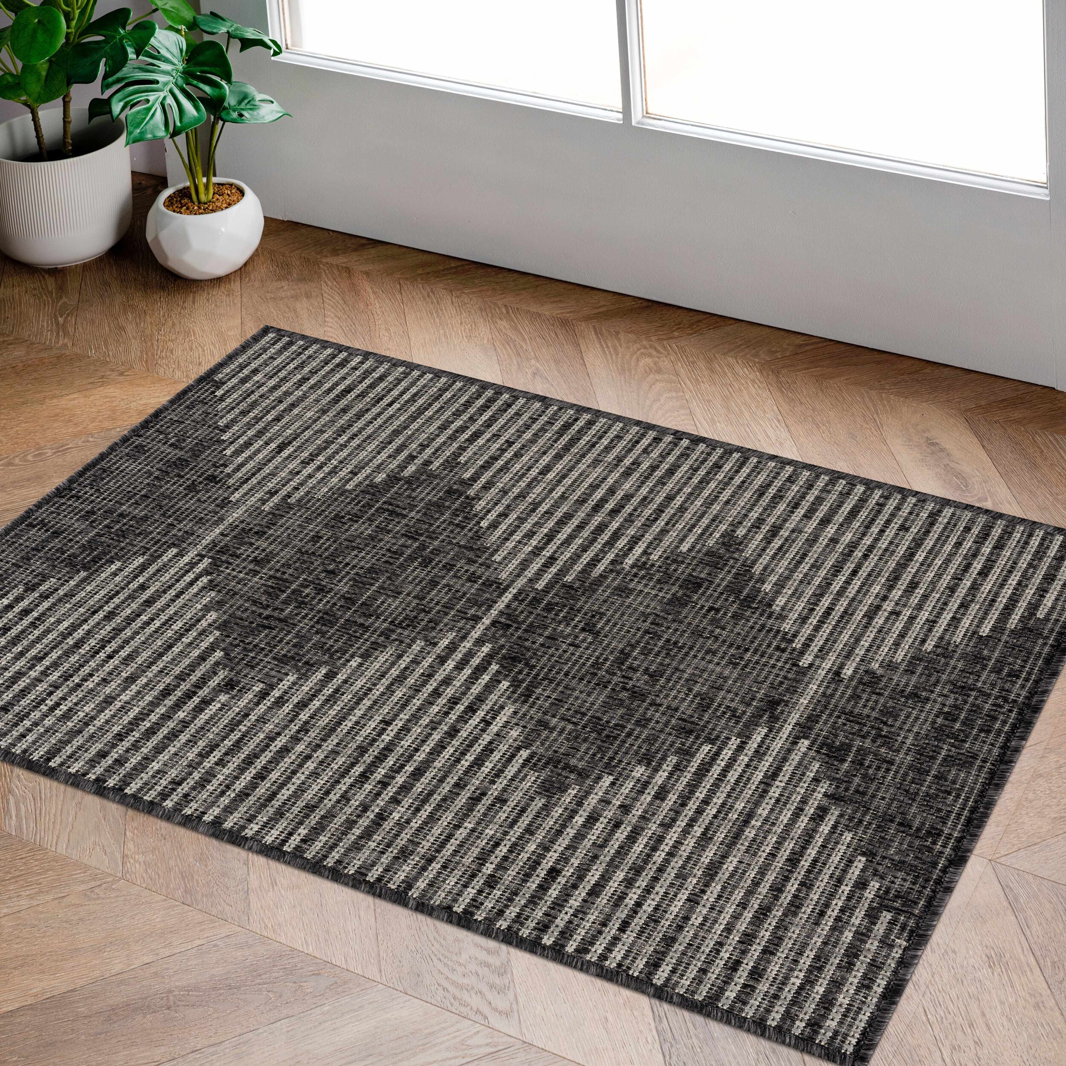Sierra Outdoor Area Rug  Machine Woven, Easy to Clean