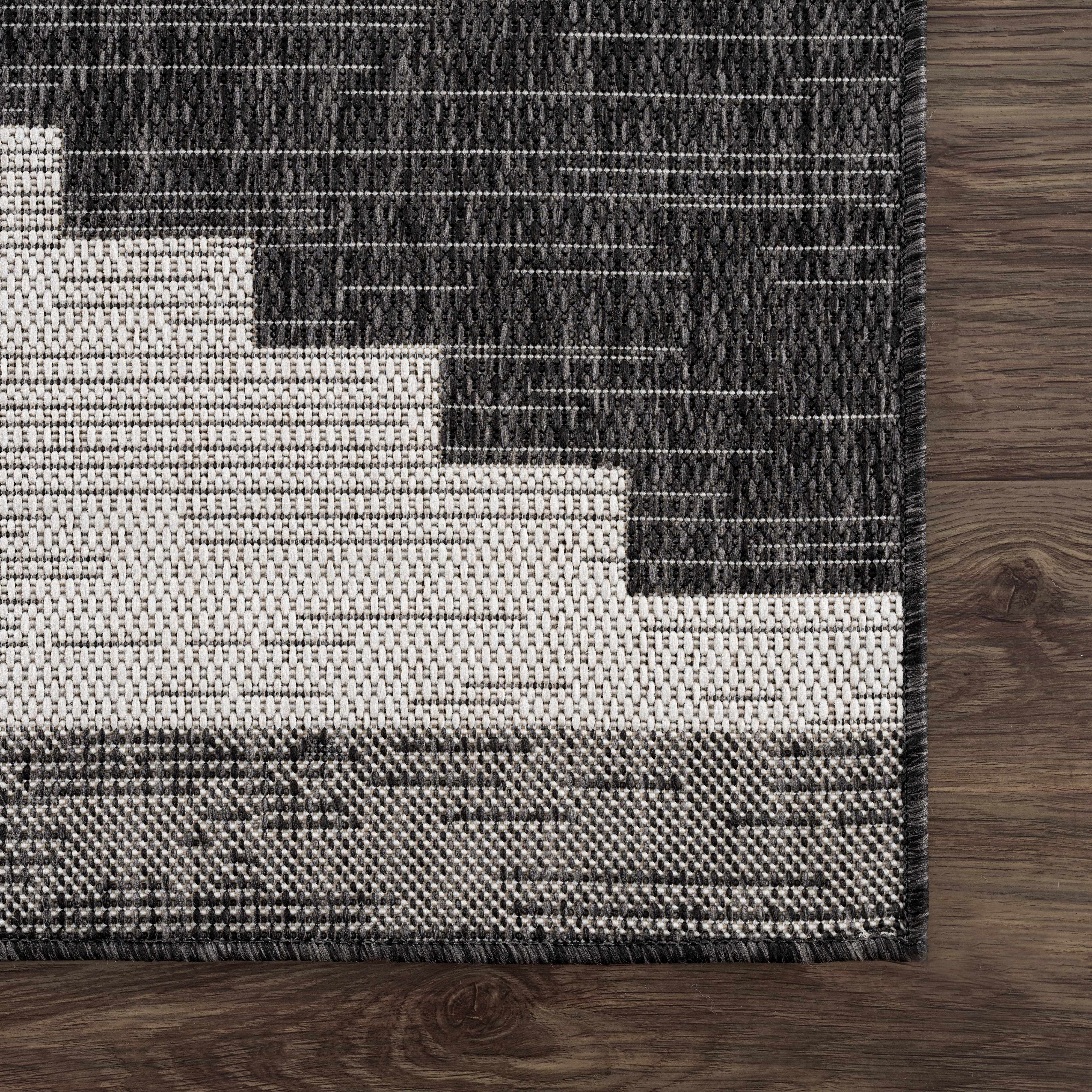 Bello Outdoor Rug  Aztec Design, 100% Polypropylene