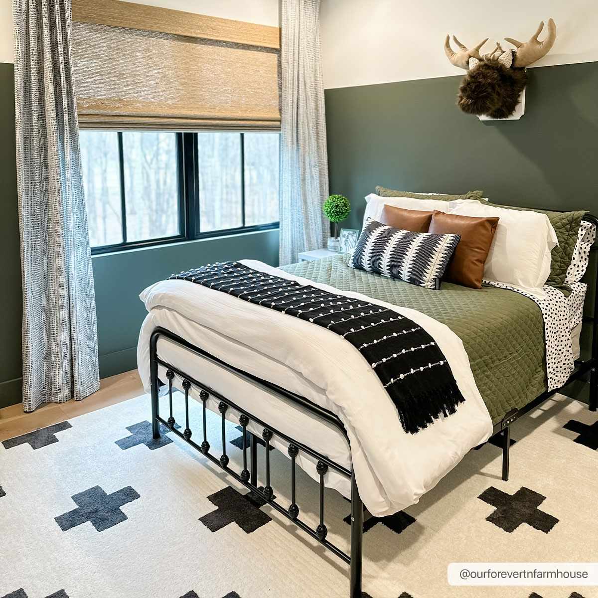 Elysian Area Rug High Pile, Machine Woven, Black/Charcoal/White