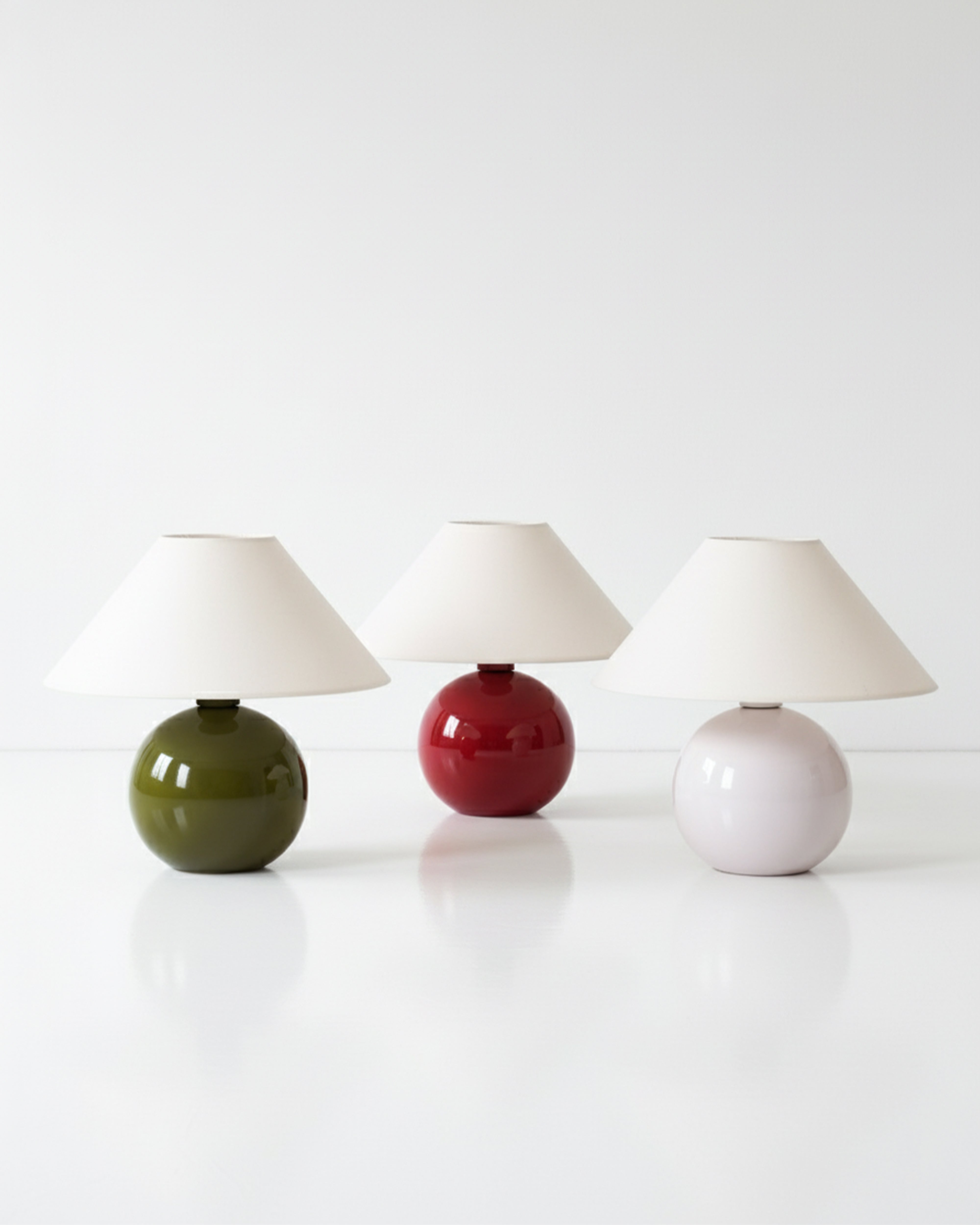 Fiora Table Lamp | Glossy Ceramic Base, Cotton Shade