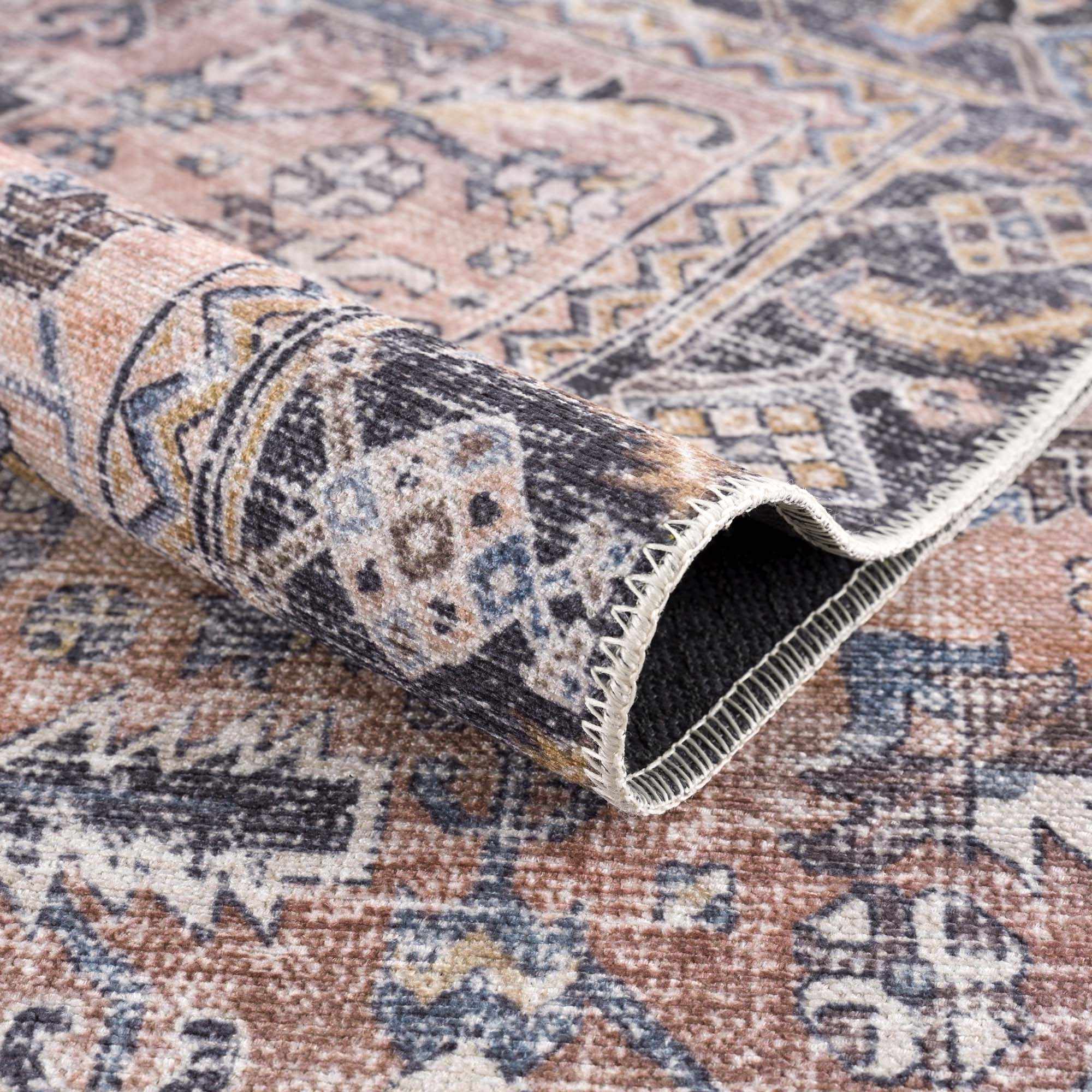 Bela Washable Rug  Traditional Machine Printed Polyester
