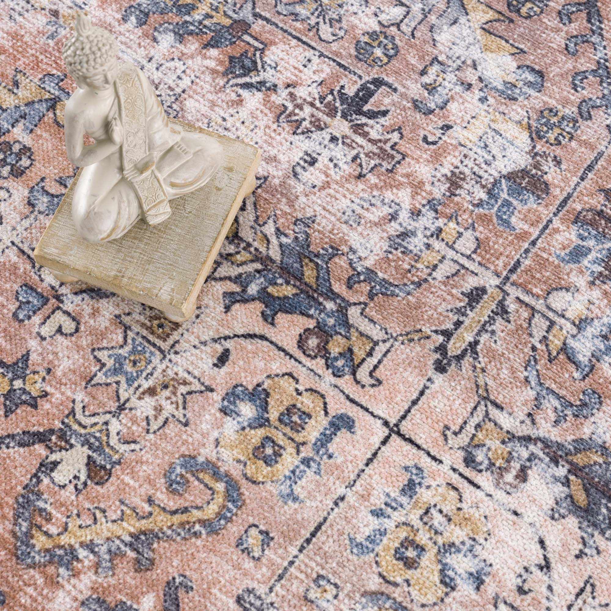 Bela Washable Rug  Traditional Machine Printed Polyester