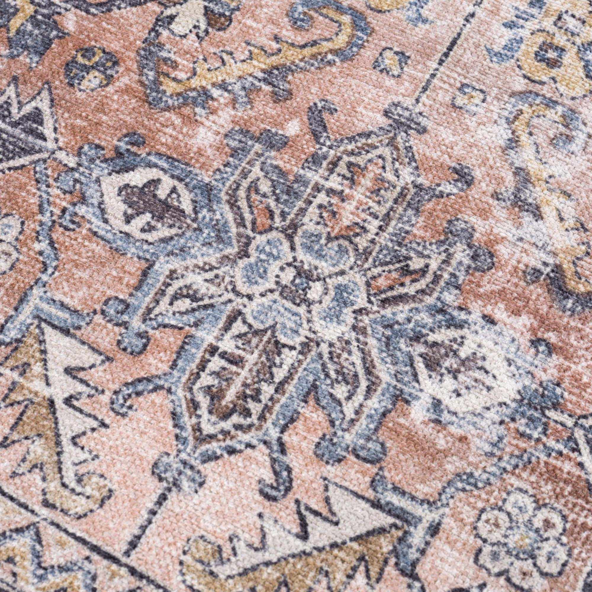 Bela Washable Rug  Traditional Machine Printed Polyester