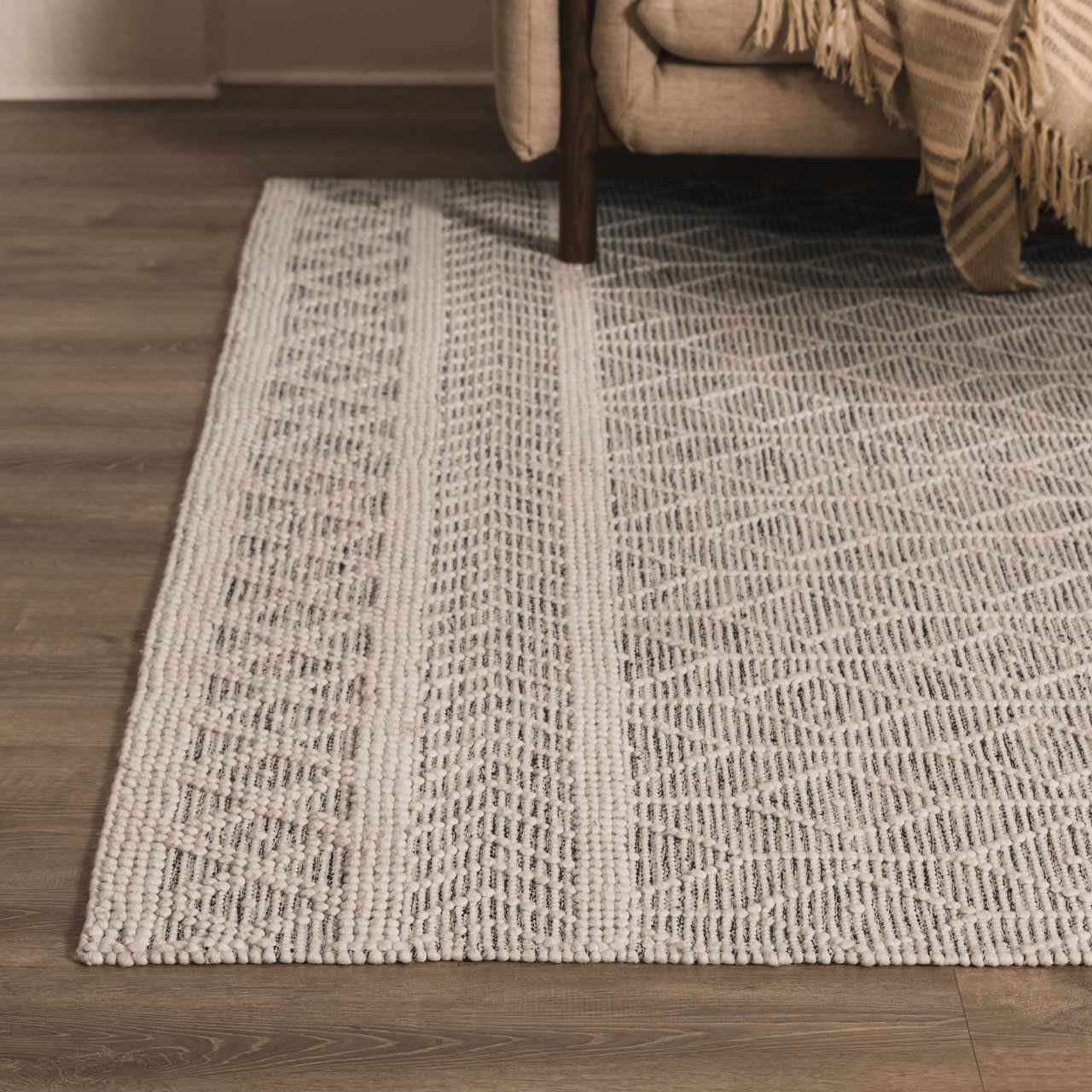 Cora Area Rug Hand Woven 65% Wool Black White Bohemian Style