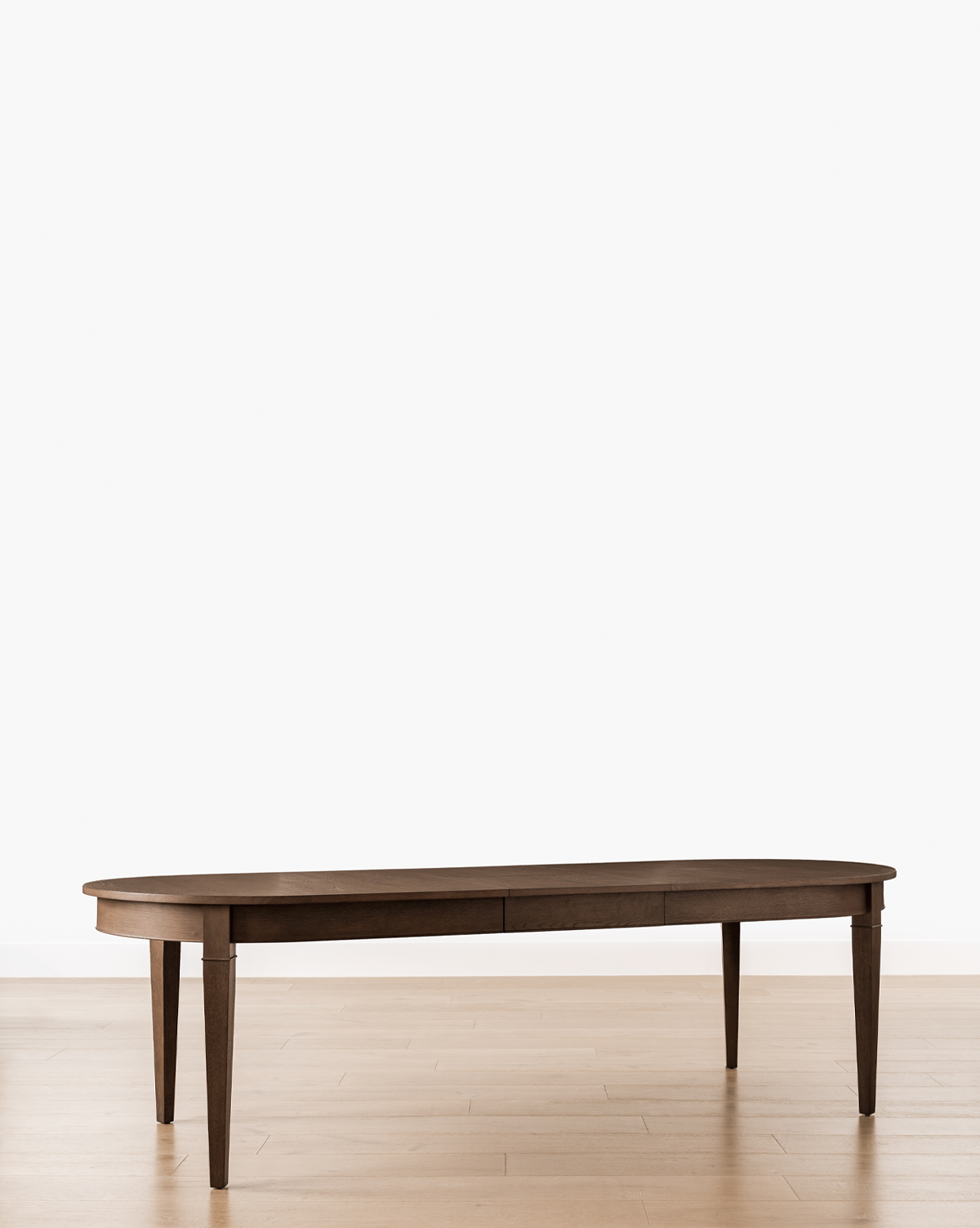 Belo Oak Extension Dining Table  Tapered Legs, Timeless Charm