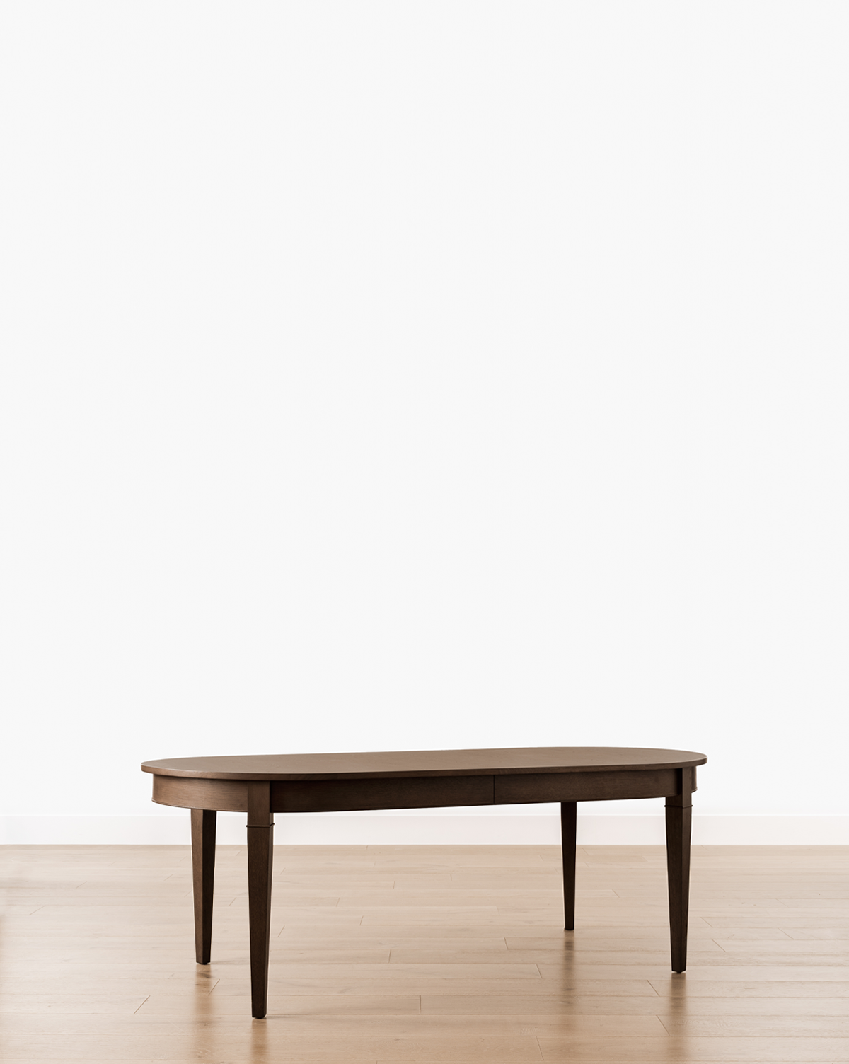 Belo Oak Extension Dining Table  Tapered Legs, Timeless Charm