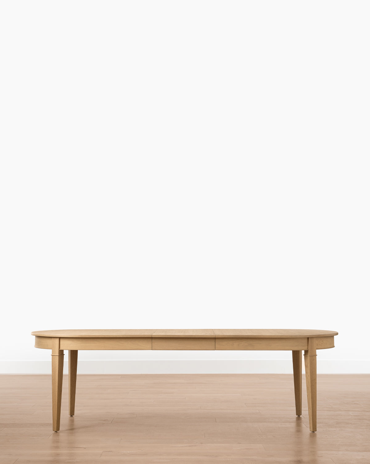 Belo Oak Extension Dining Table  Tapered Legs, Timeless Charm