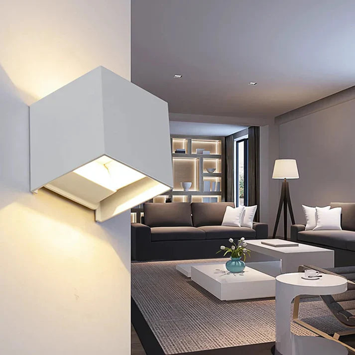 Bello Wall Lamp | Motion Sensor, Adjustable Beam Angle