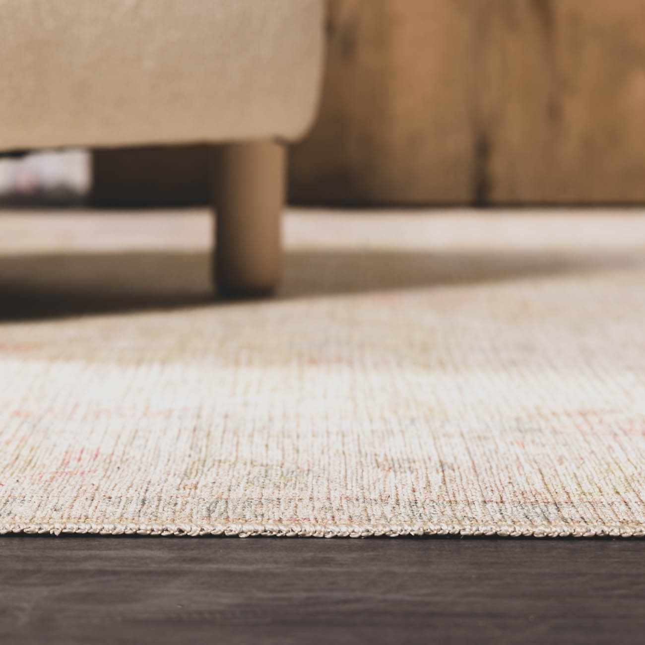 Bela Washable Rug  Machine Woven  Low Pile  Traditional Style