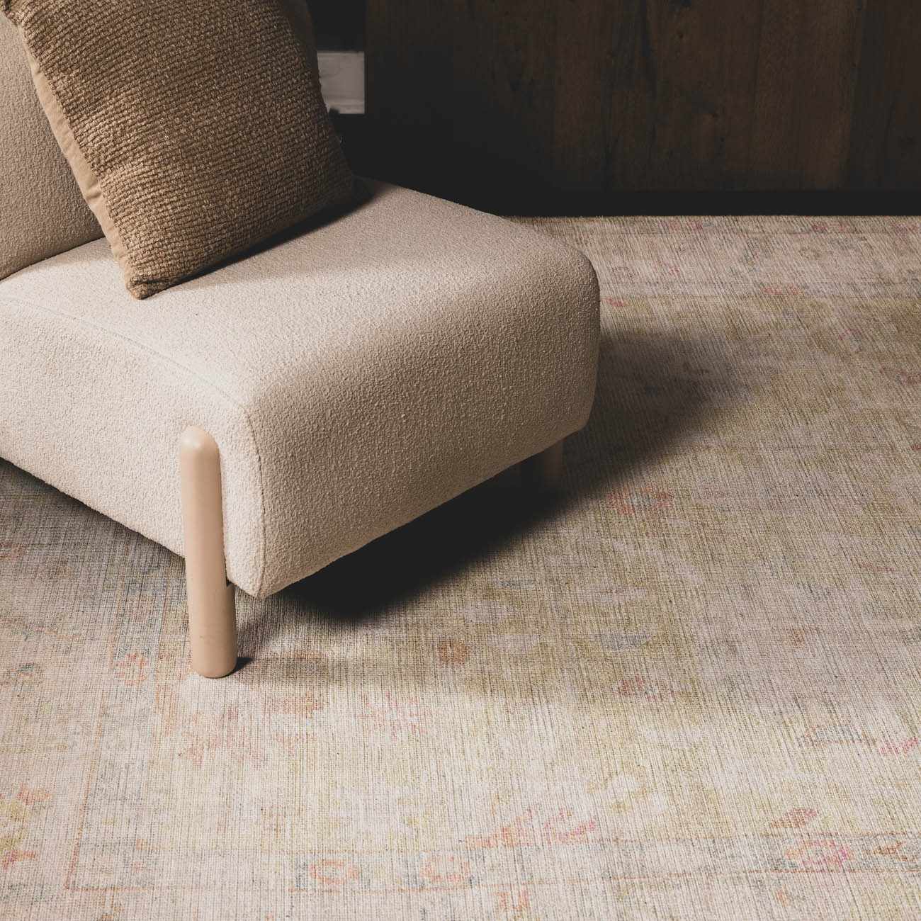 Bela Washable Rug  Machine Woven  Low Pile  Traditional Style