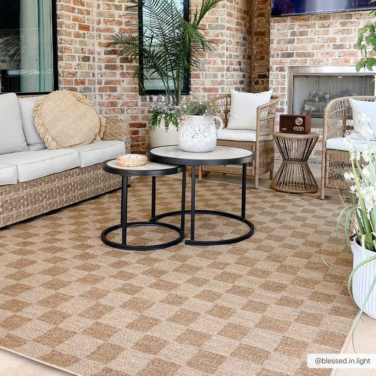 Bello Checkered Outdoor Rug 100% Polypropylene, Contemporary Style