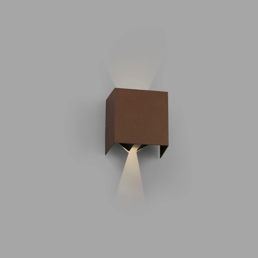 Ola LED Outdoor Wall Light | 3000K, IP54 Rated