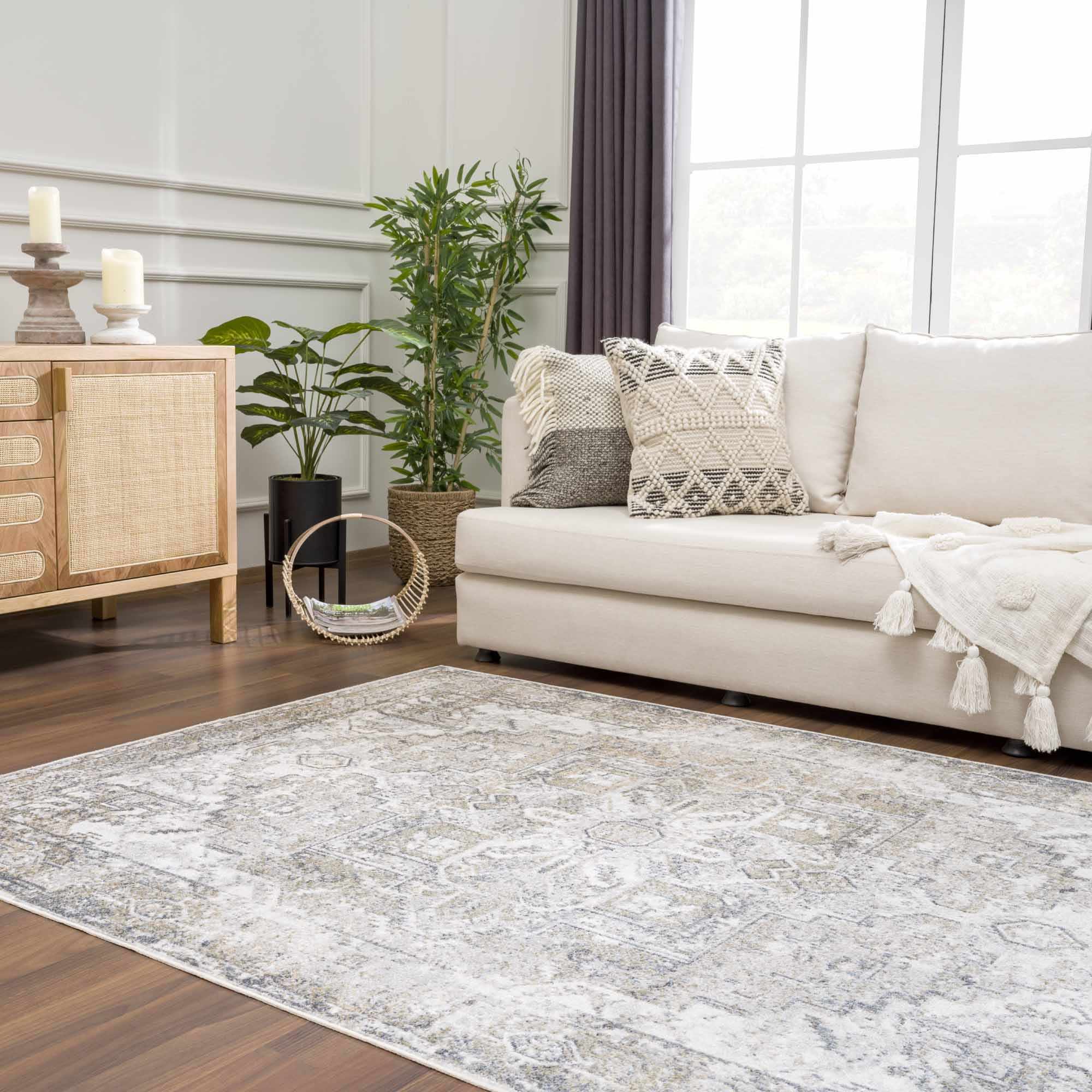 Hera Washable Rug  Traditional Machine Woven Polyester