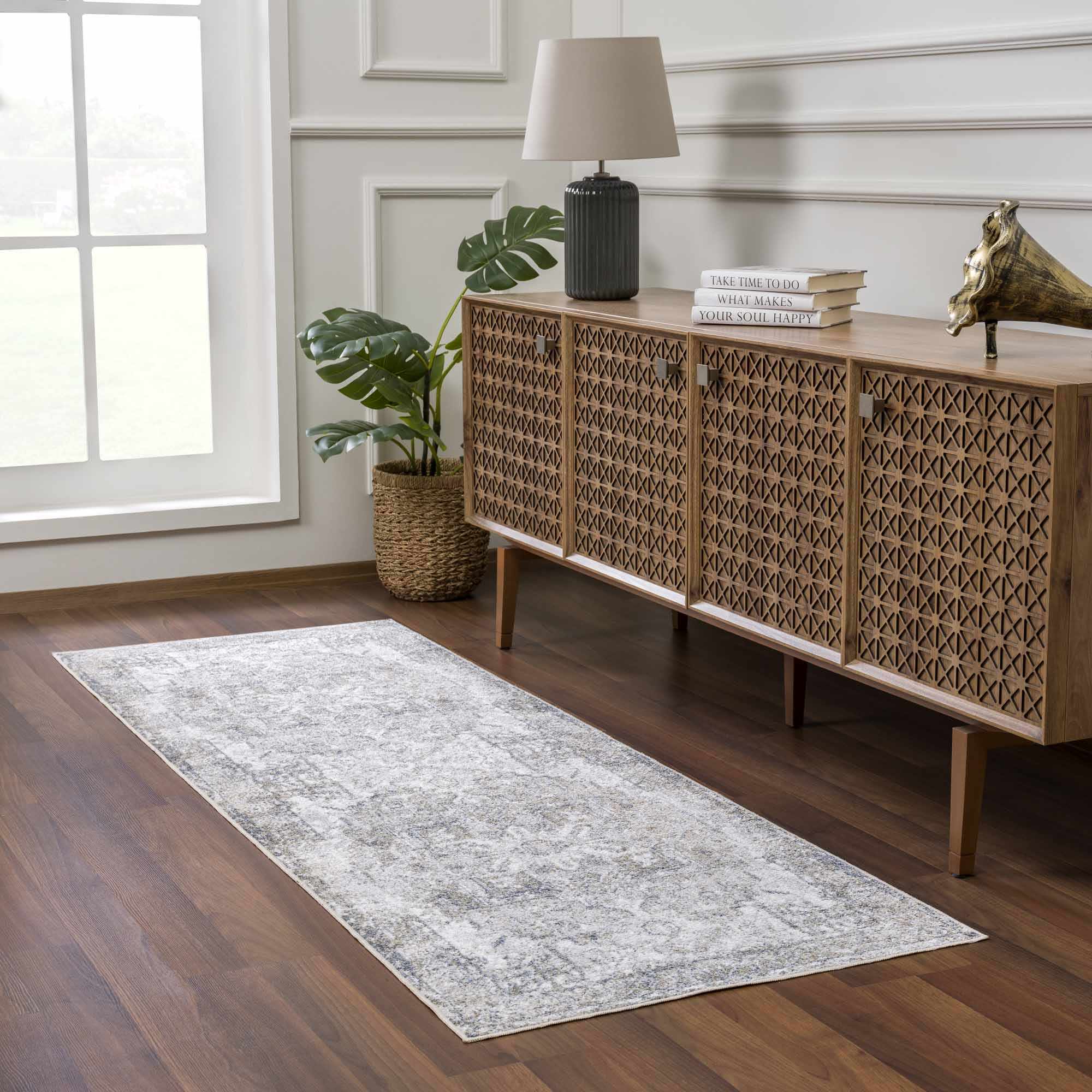Hera Washable Rug  Traditional Machine Woven Polyester