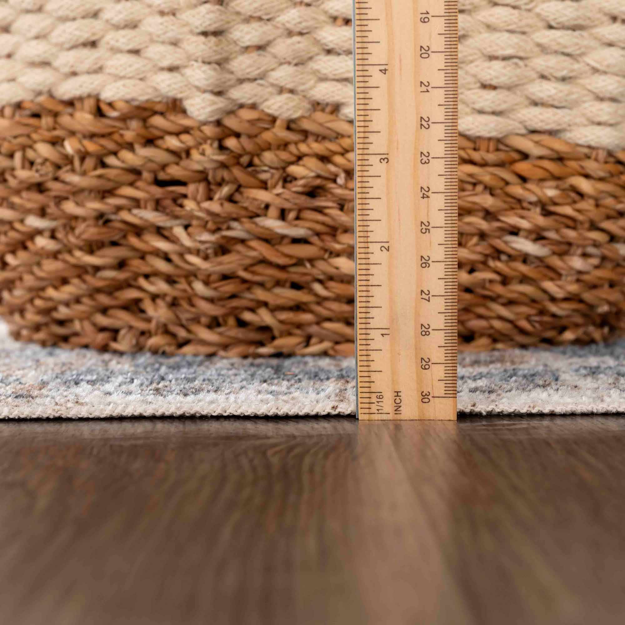 Ezri Area Rug  Machine Washable, Medium Pile Polyester