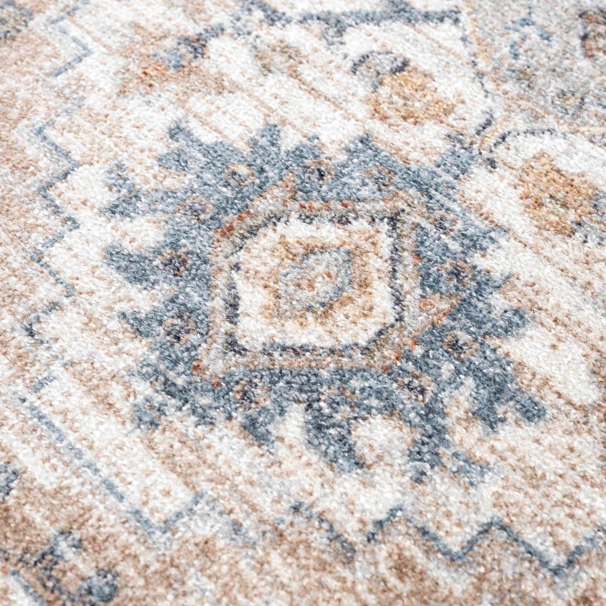Ezri Area Rug  Machine Washable, Medium Pile Polyester
