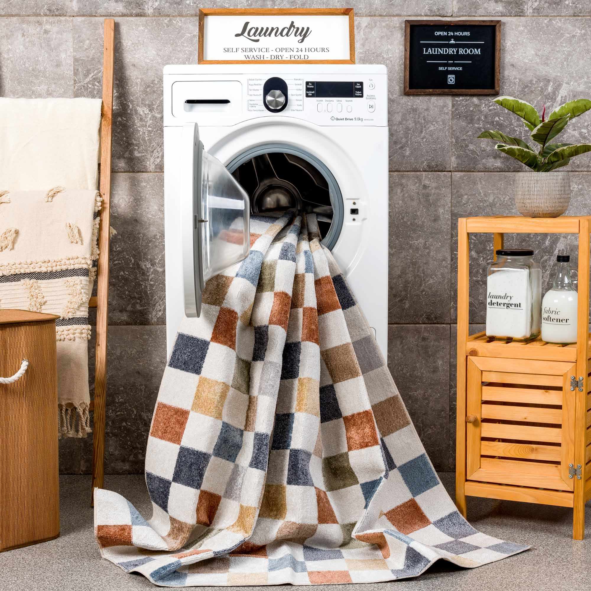 Bello Colorful Checkered Rug  Machine Washable, Medium Pile