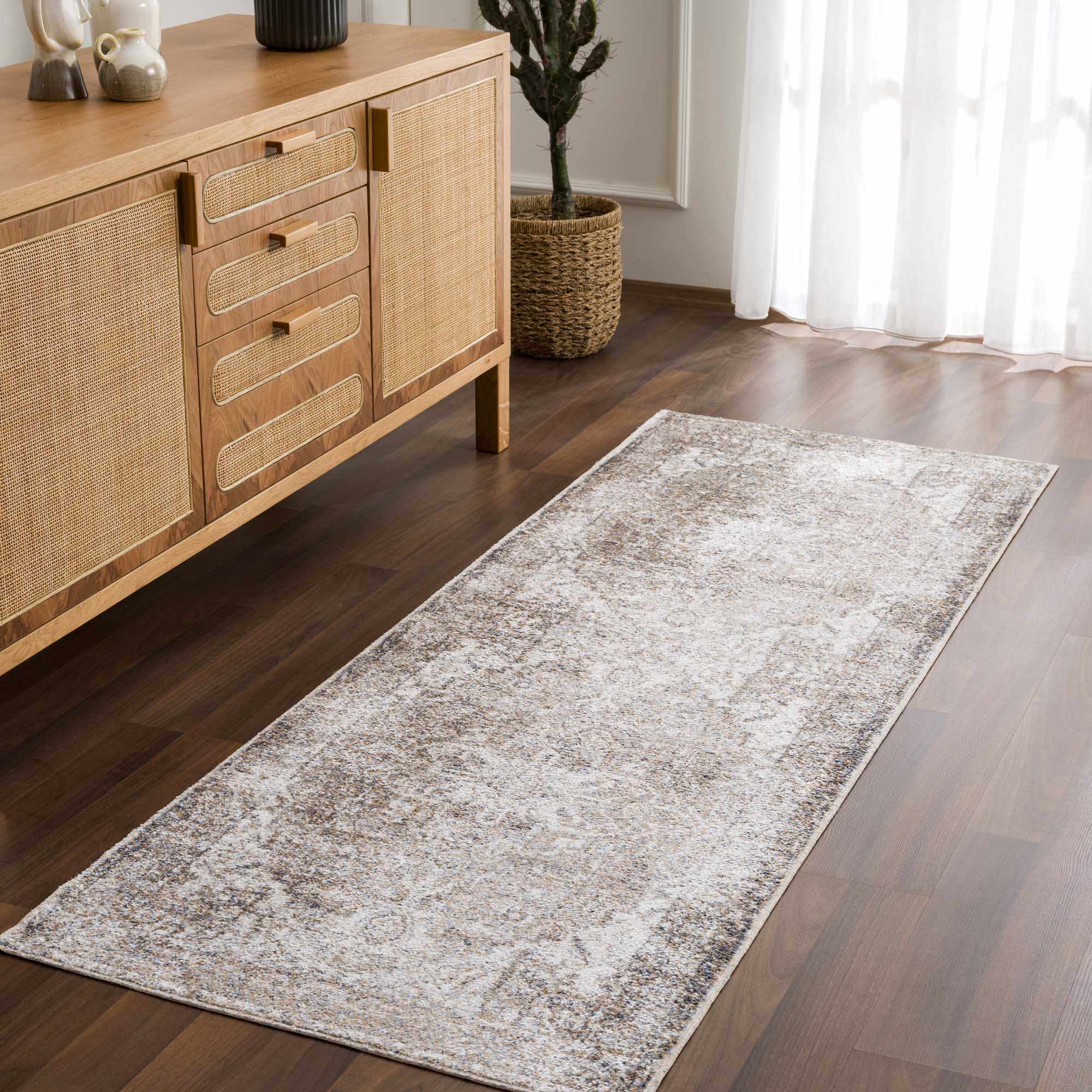 Hera Vintage Washable Rug  Medium Pile  100% Polyester