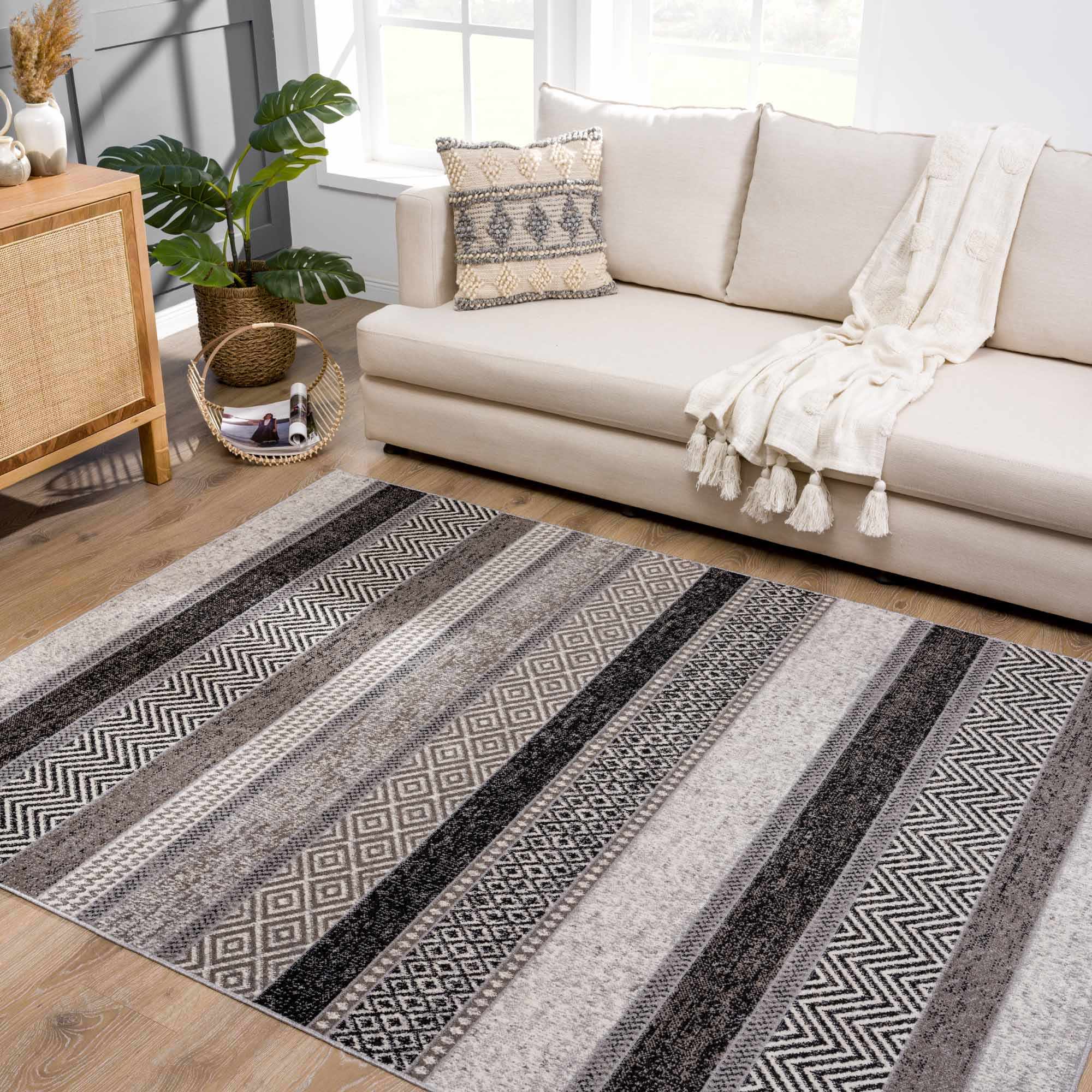 Milo Washable Area Rug  Geometric Design, Machine Woven, 100% Polyester