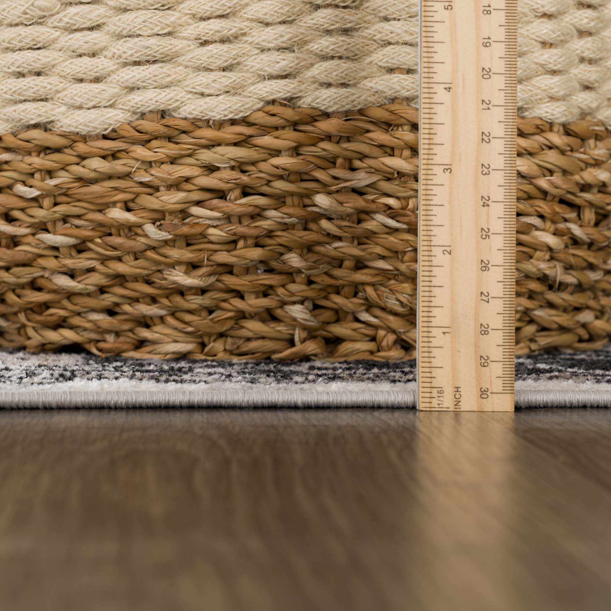 Cavara Area Rug  Washable  Traditional Style, Low Pile