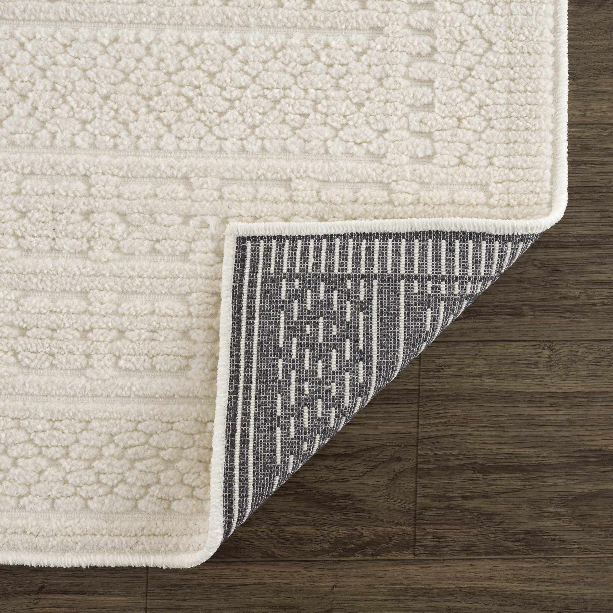 Bela Area Rug Machine Washable 70% Polypropylene, Medium Pile
