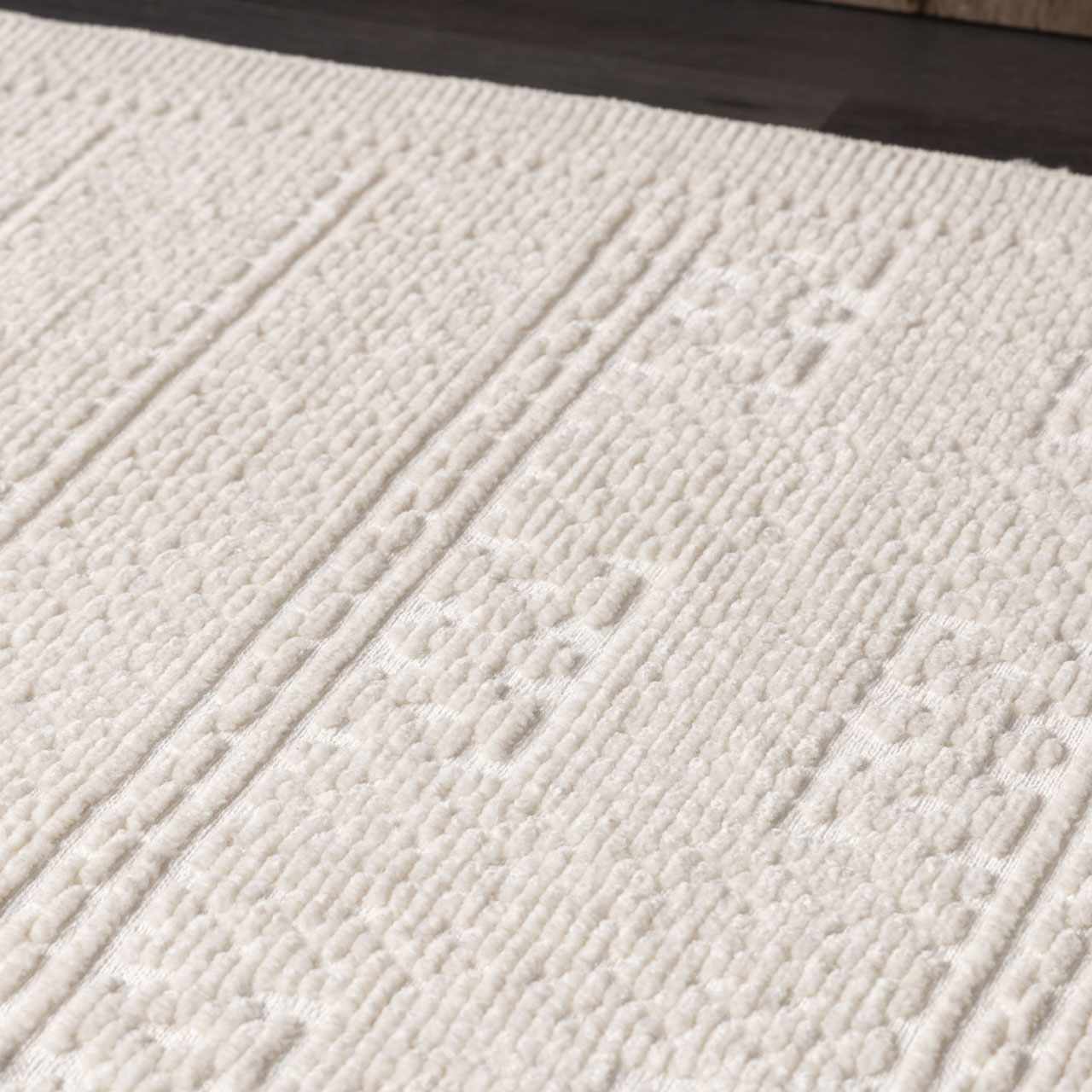 Bela Area Rug Machine Washable 70% Polypropylene, Medium Pile