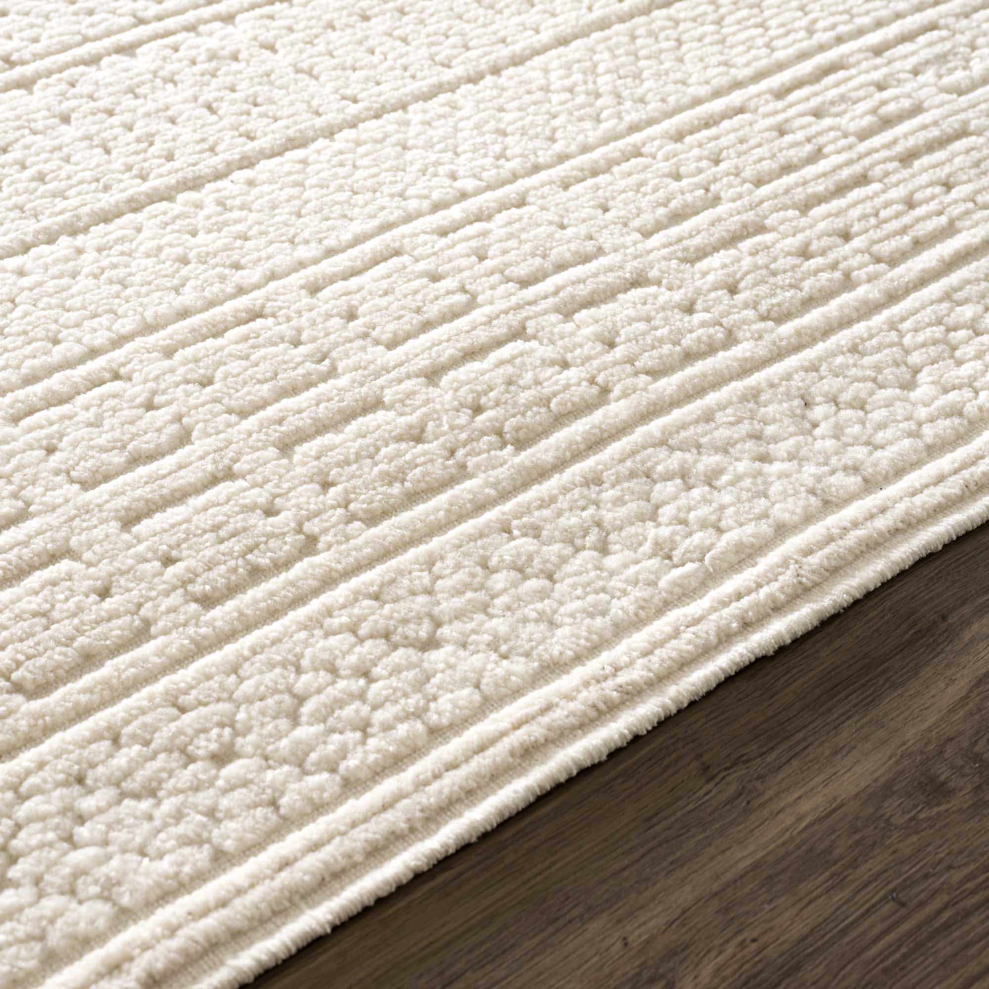 Bela Area Rug Machine Washable 70% Polypropylene, Medium Pile